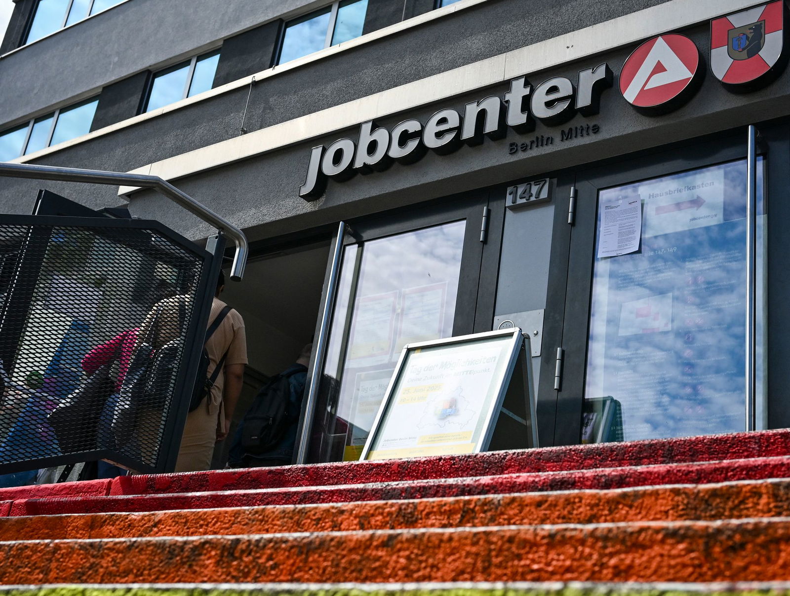 Für die Jobcenter wird sich nach der geplanten Bürgergeld-Reform voraussichtlich einiges ändern. (Symbolbild)