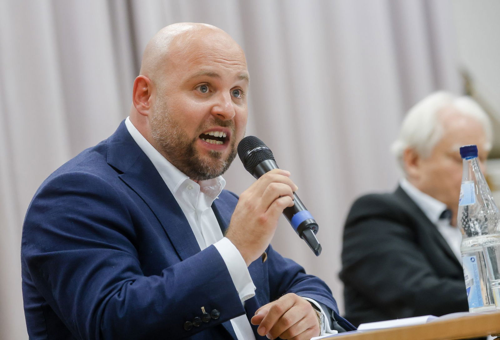 Frohnmaier hielt eher Statements, machte aus Sicht eines Experten aber keine großen Fehler.
