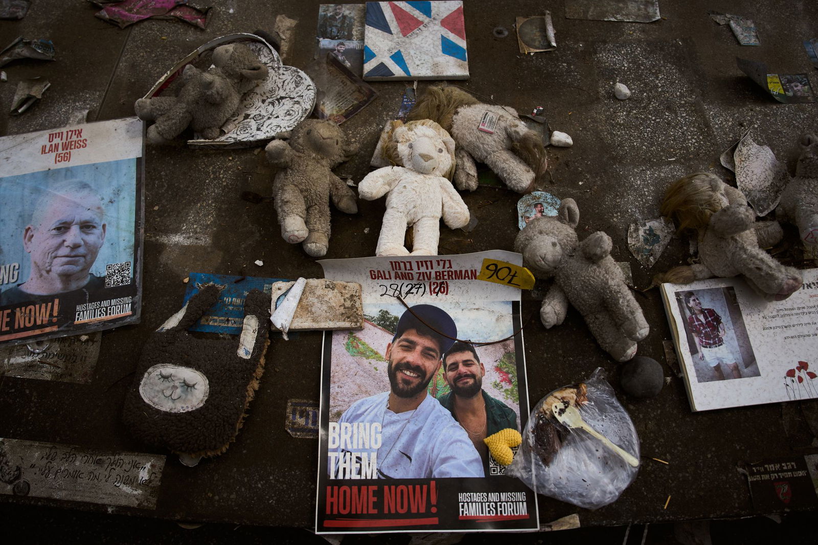 Die Angehörigen der Geiseln hoffen auf deren Freilassung. (Archivbild)