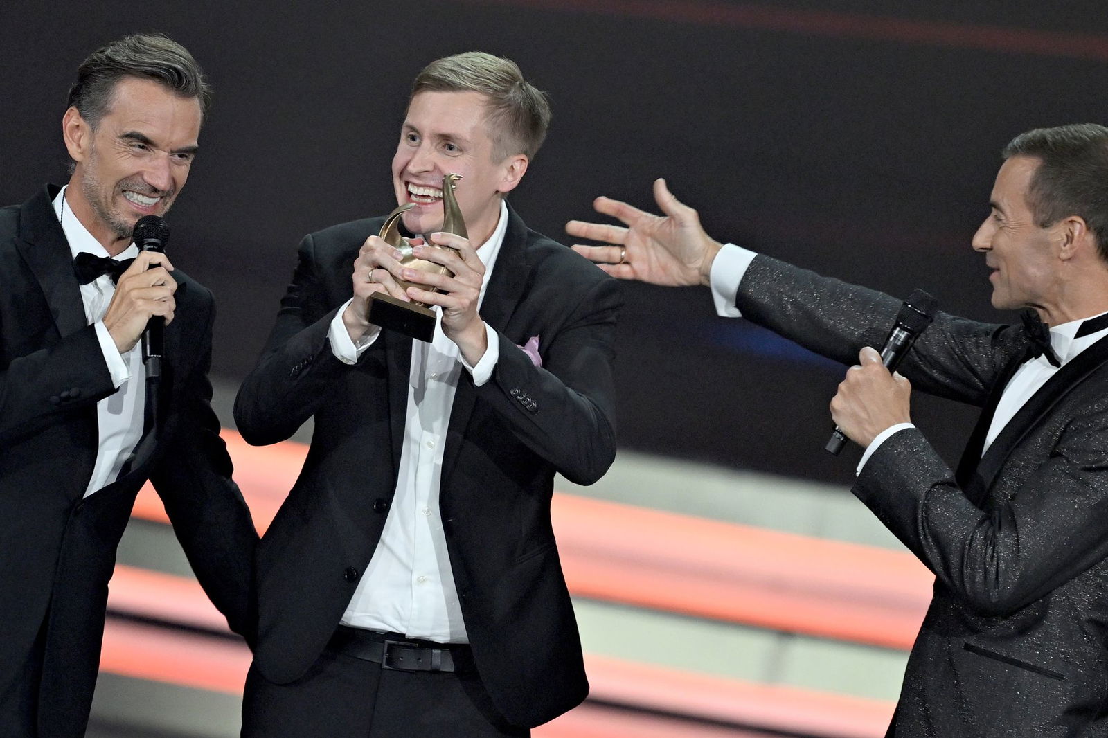 Comedian Till Reiners gewinnt die Goldene Henne in der Kategorie Comedy.