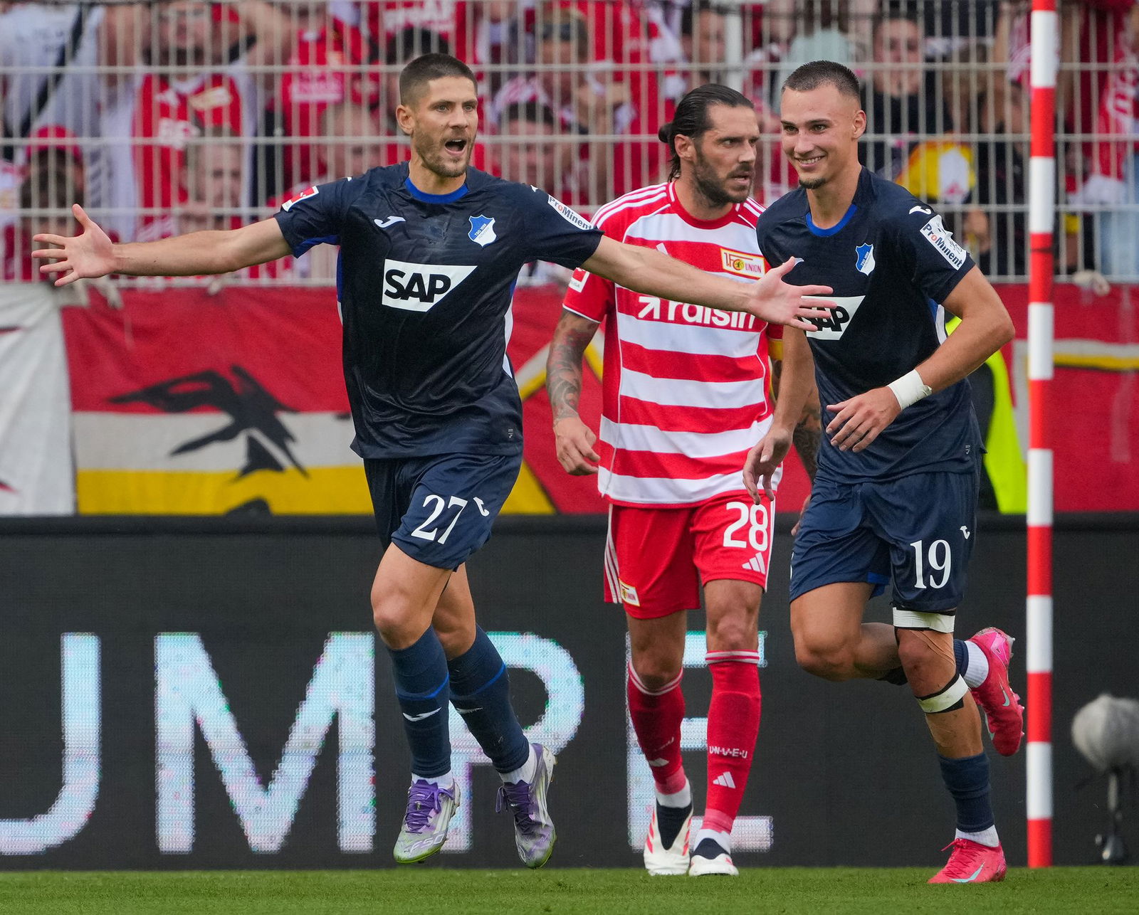 Jubelt über sein Elfmeter-Tor: Hoffenheims Andrej Kramaric.