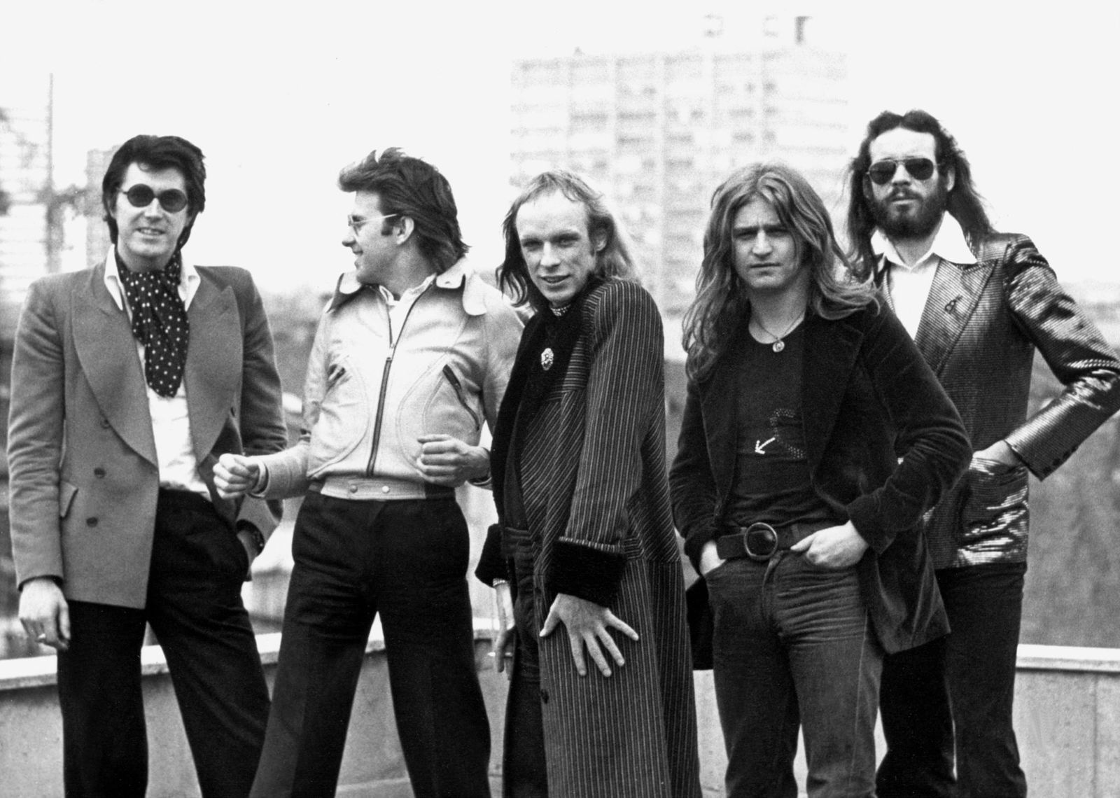 Mit der Band Roxy Music wurde Bryan Ferry (l.) in den 70er Jahren berühmt. Fast zeitgleich begann er eine Solokarriere. (Archivbild)