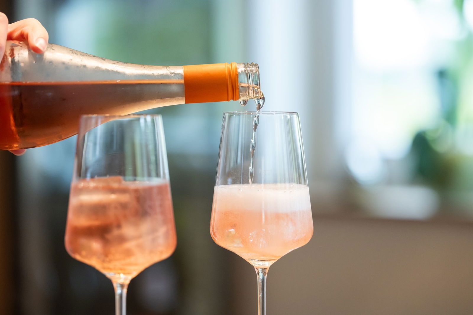 Weinhaltige Mischgetränke sind gerade im Sommer beliebt. 