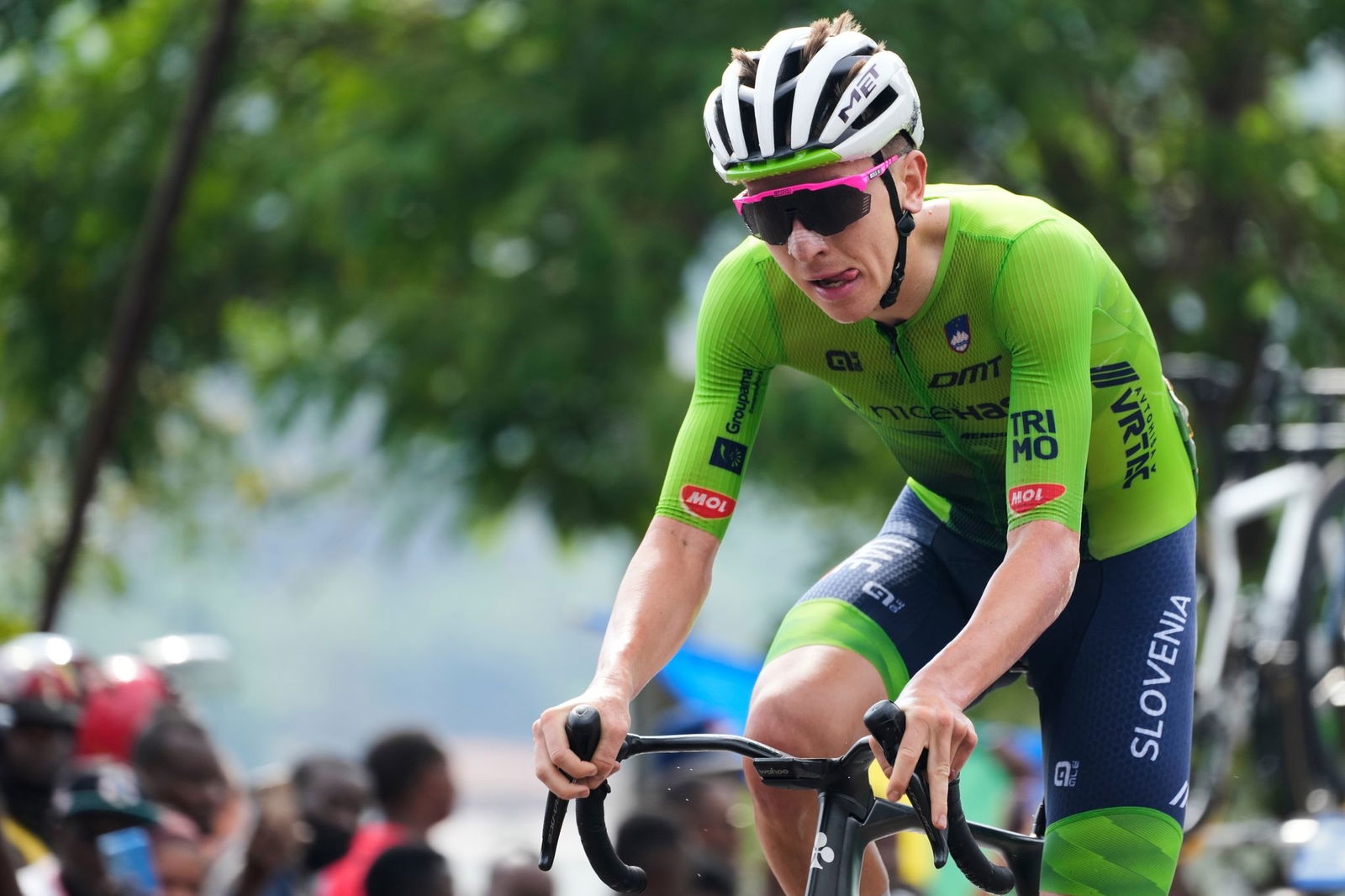 Tadej Pogacar holt sich erneut den WM-Titel.