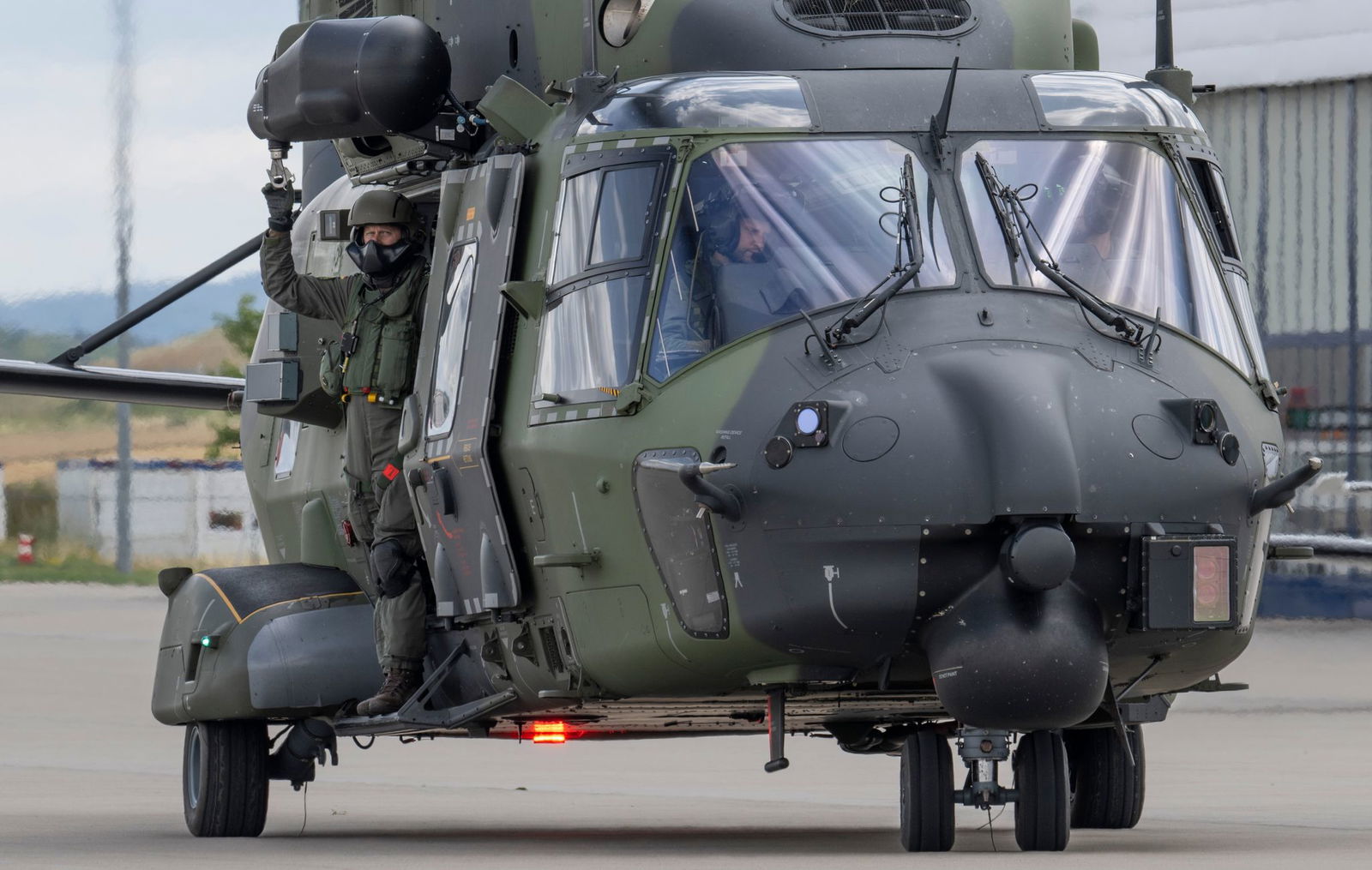 Der Soldat sei aus fünf bis sechs Metern Höhe abgestürzt, hieß es (Symbolbild).