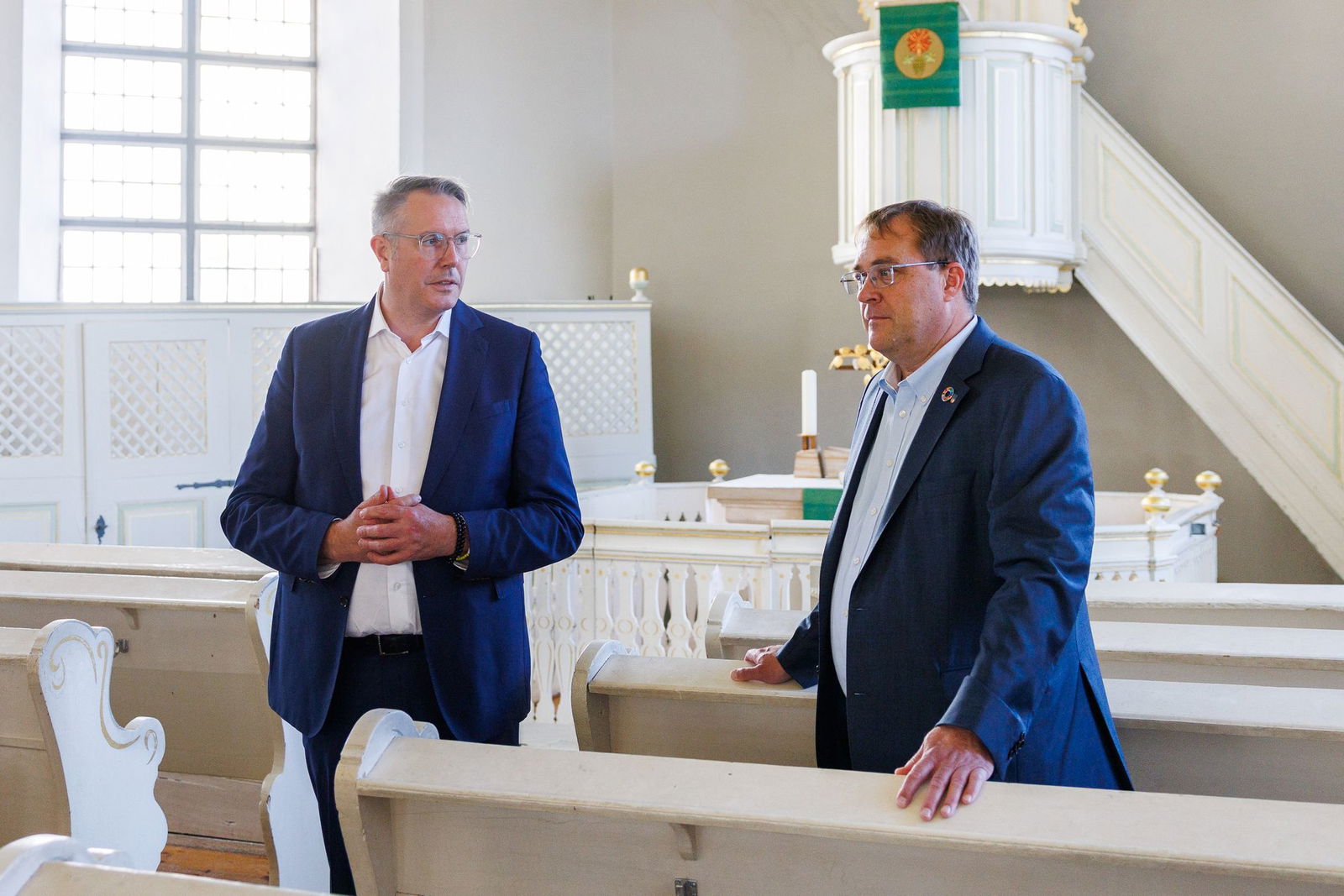 Der Ortsbürgermeister der Gemeinde Kallstadt, Thomas Jaworek (CDU), begleitet den rheinland-pfälzischen Ministerpräsidenten Alexander Schweitzer (SPD) auf dessen USA-Reise. 