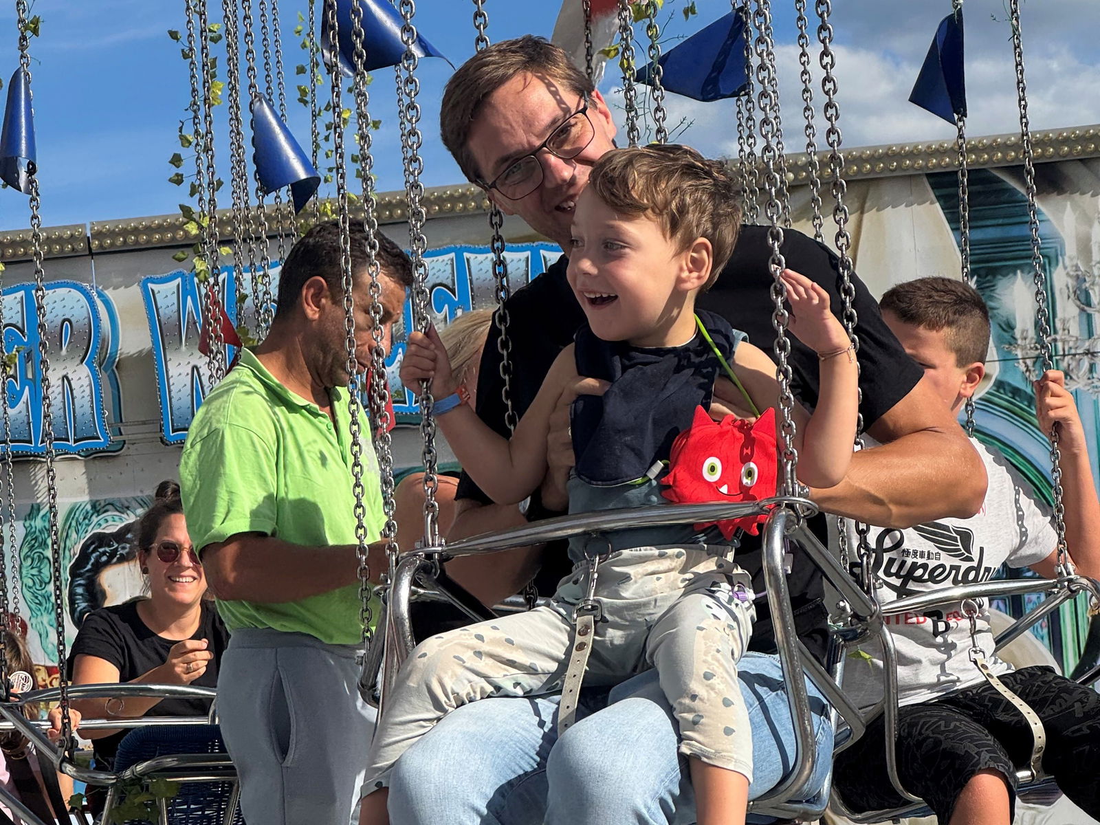 Julius Mit Ein rollstuhlgerechter Bus für Julius und seine Familie | Radio Regenbogen