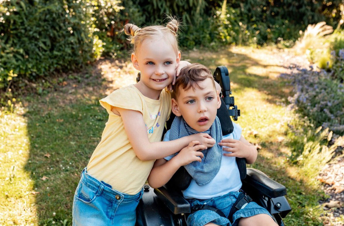 Julius mit seiner Schwester