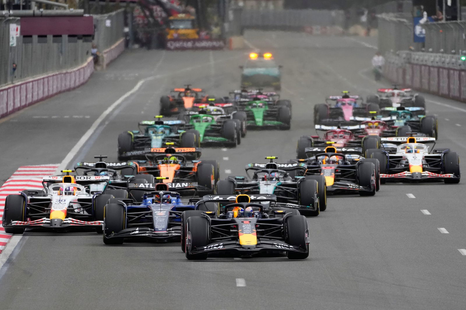 Max Verstappen holt im WM-Kampf auf. 