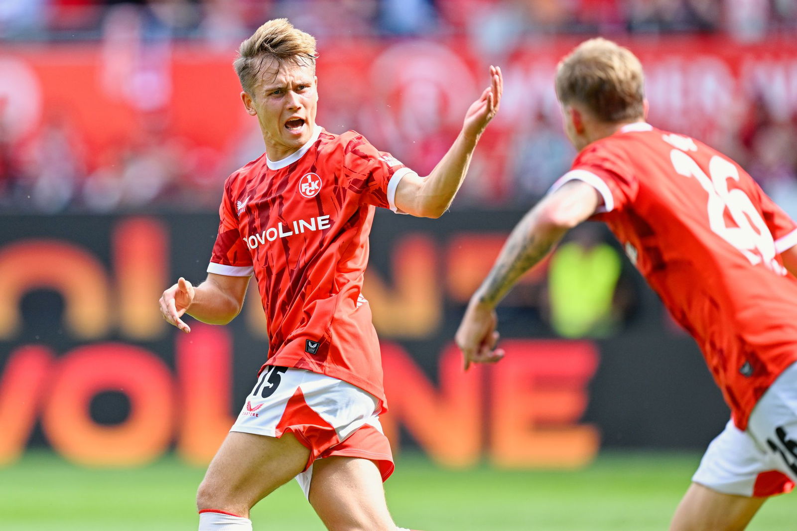 Der 1.. FC kaiserslautern hat einen späten Sieg gegen Darmstadt 98 gefeiert.