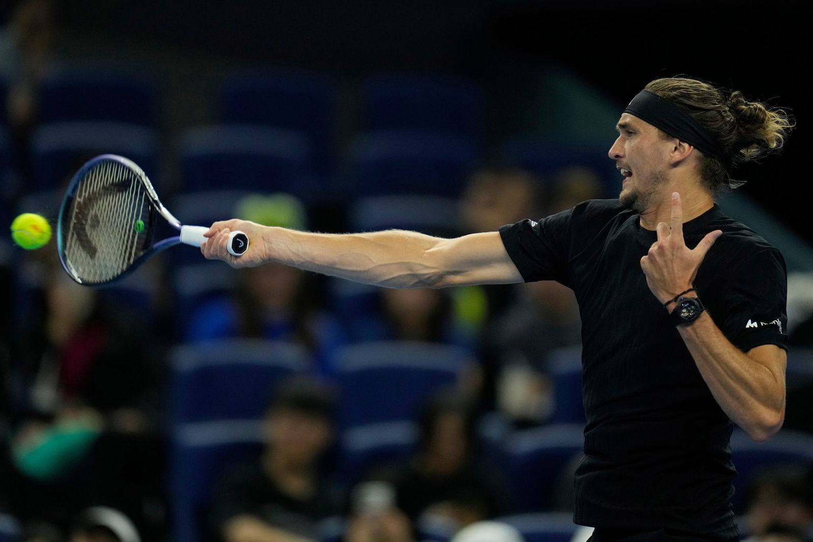 Alexander Zverev hatte in seinem Achtelfinale in Peking erhebliche Probleme.