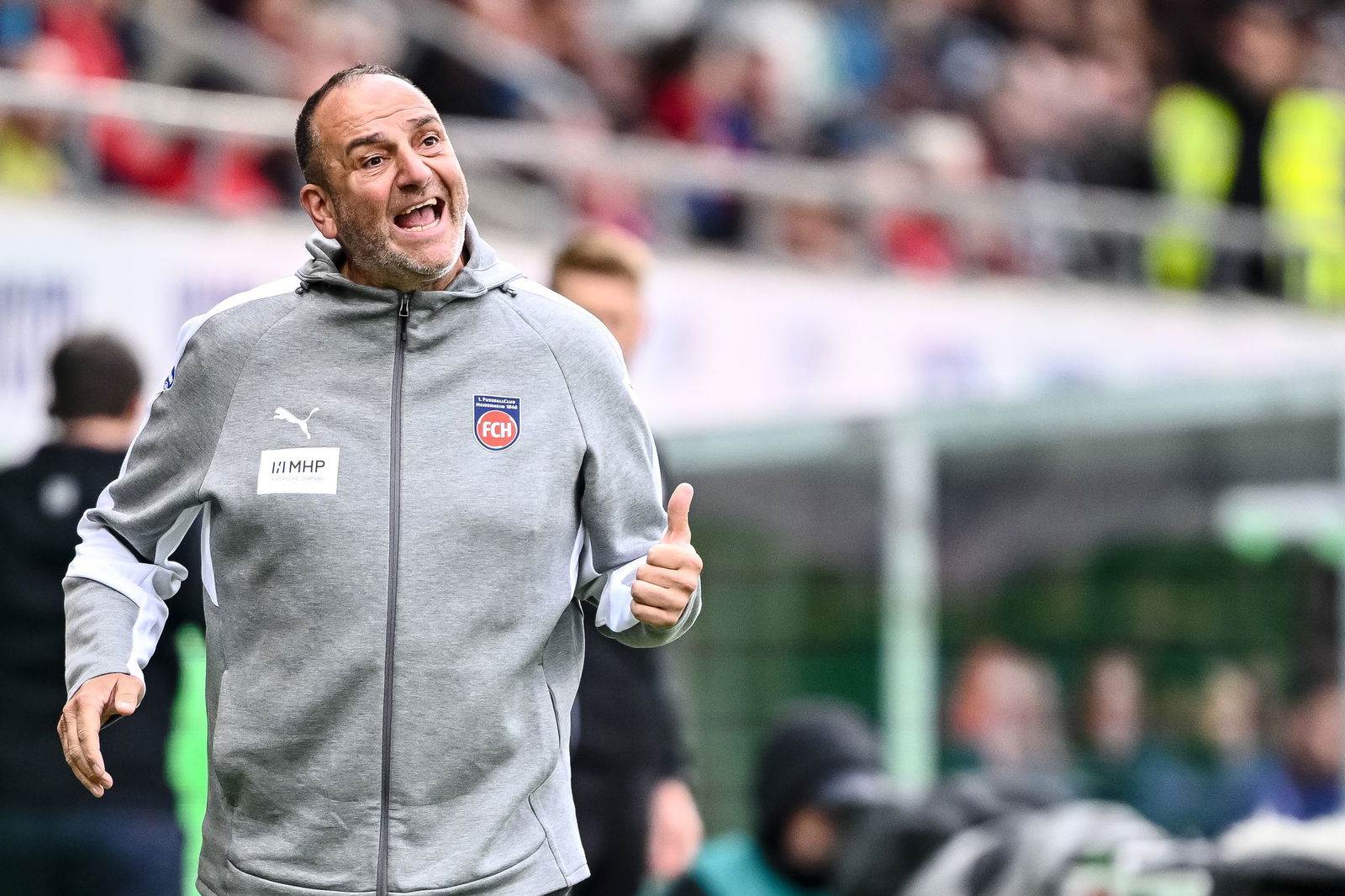 Heidenheims Trainer Frank Schmidt erkämpfte sich mit seinem Team die ersten Punkte der Saison für das Ziel Klassenverbleib.