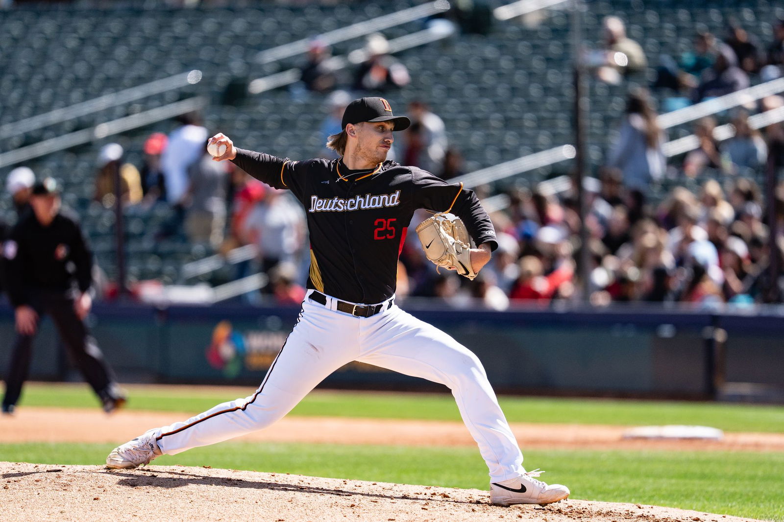Jaden Agassi, der Sohn von Tennis-Legende Steffi Graf, greift für Deutschland zu einem anderen Schläger. (Archivbild)