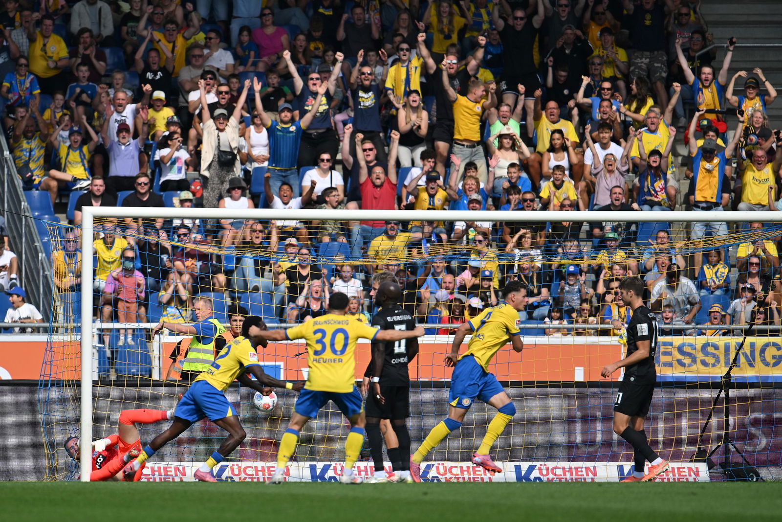 Erencan Yardımcı sorgt für den schnellen Ausgleich der Gastgeber.