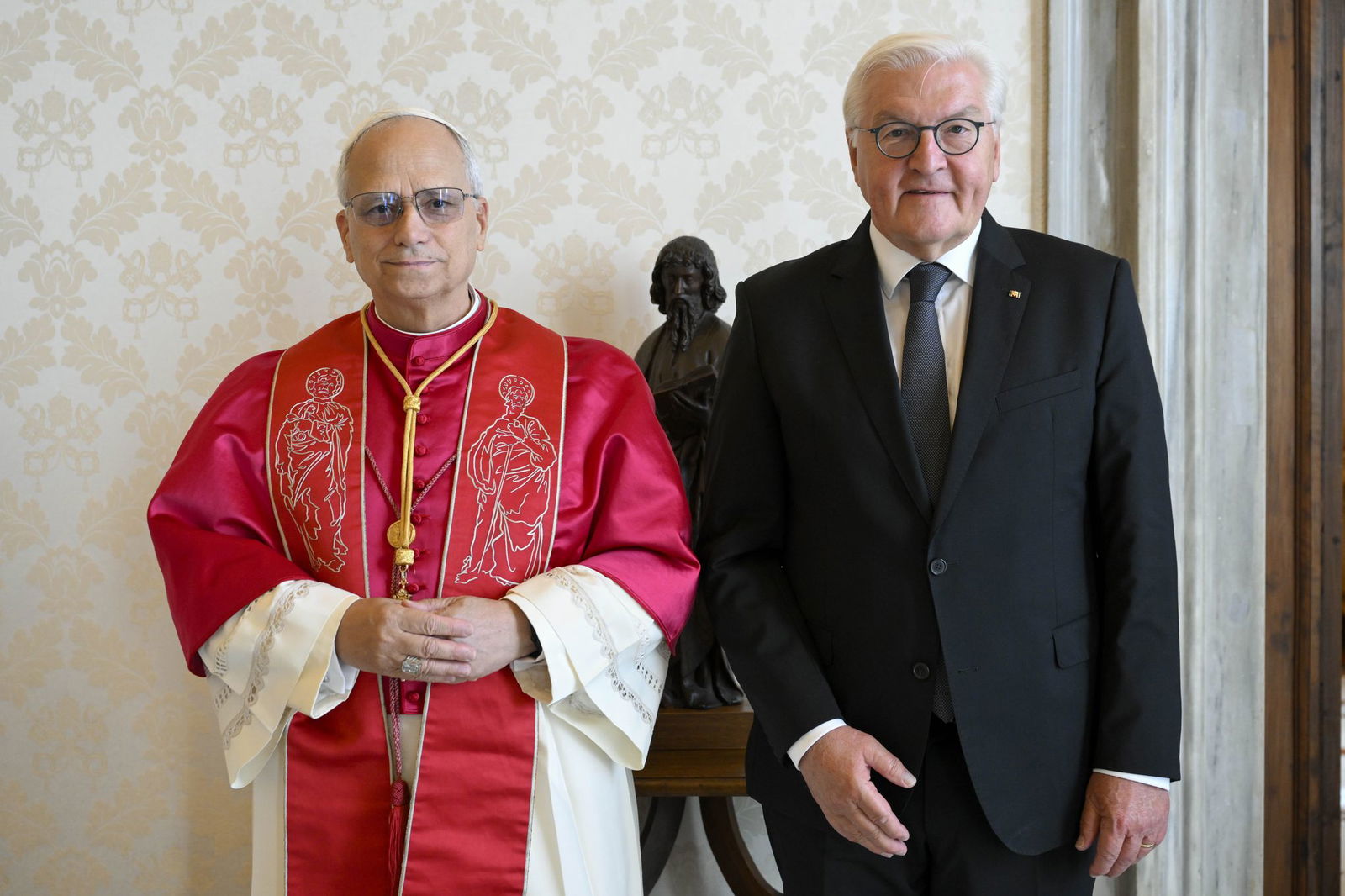 Steinmeier sieht den Papst und Vatikan als wichtige Vermittler in internationalen Konflikten. 