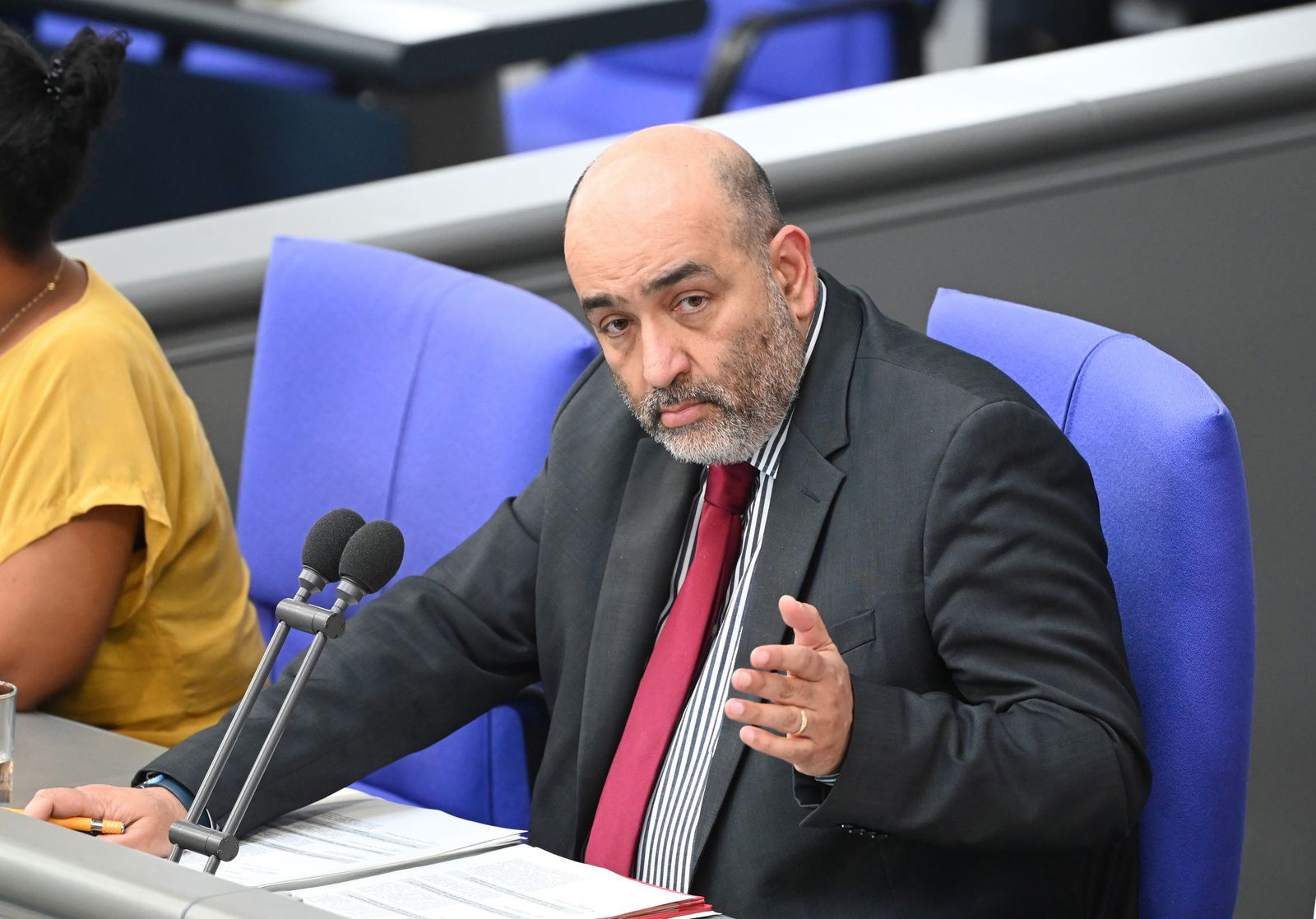 Bundestagsvizepräsident Omid Nouripour (Grüne) will weniger «Atemlosigkeit» in der Politik. (Archivbild)