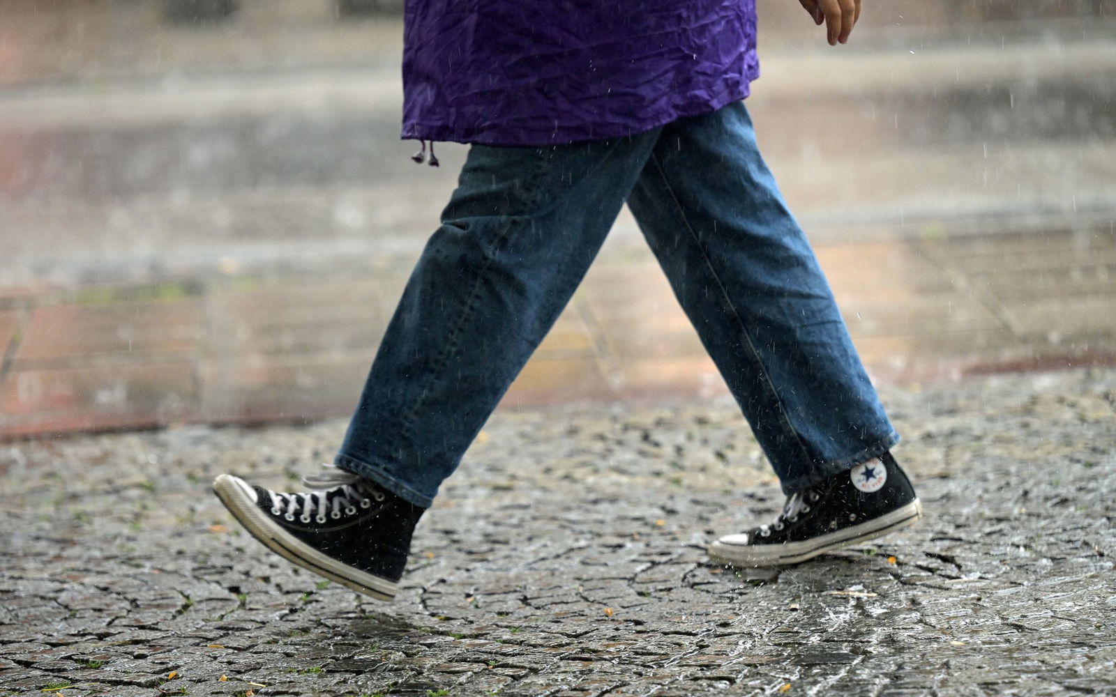 Der Deutsche Wetterdienst erwartet für die kommenden Tage immer wieder Schauer. (Symbolbild)