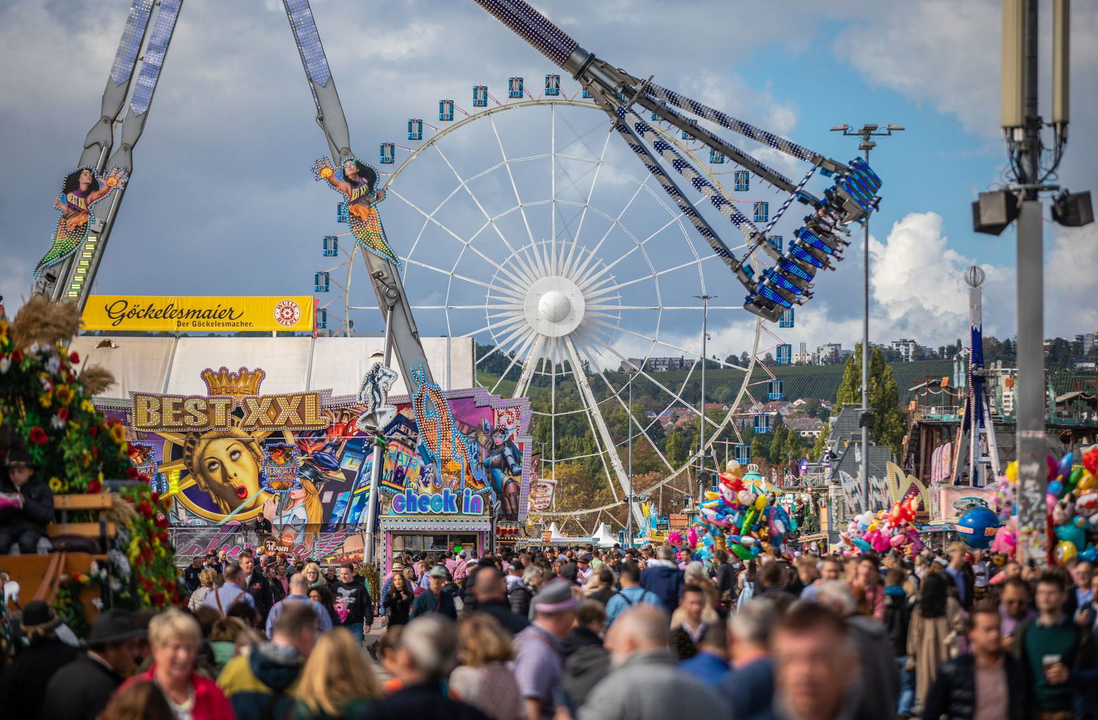 Auf dem Cannstatter Volksfest geht es von Freitag an wieder rund. (Archivbild)