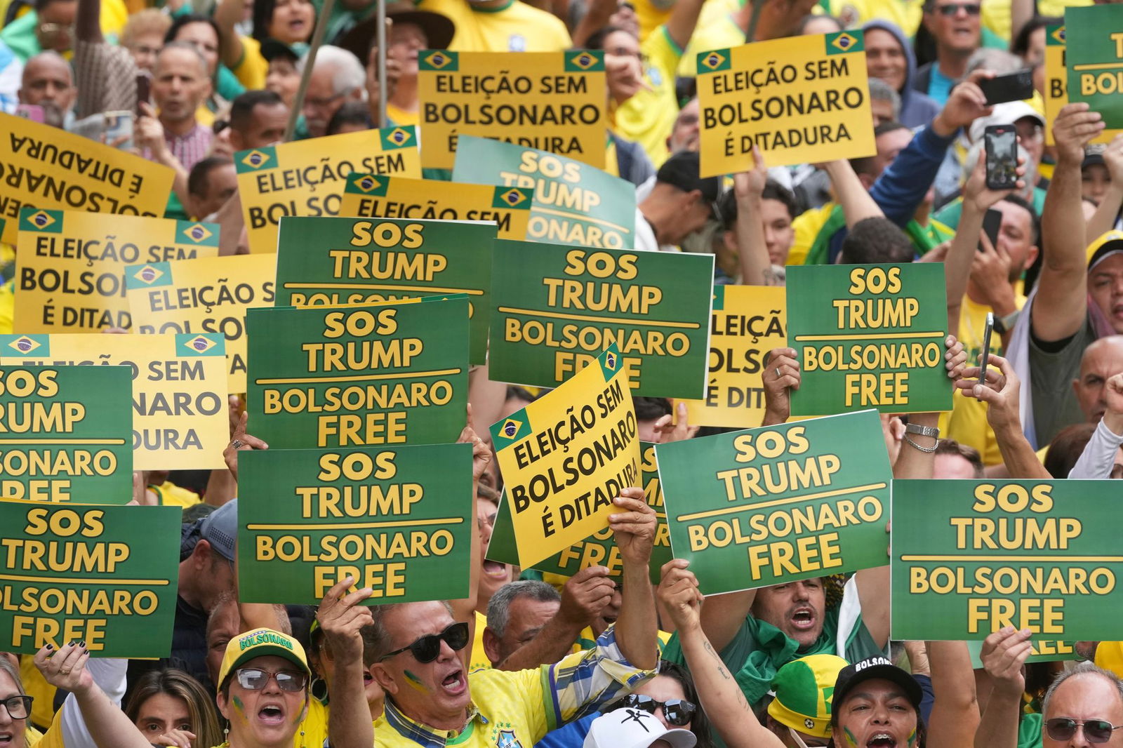 Anhänger Bolsonaros protestieren gegen den Prozess. (Archivbild)