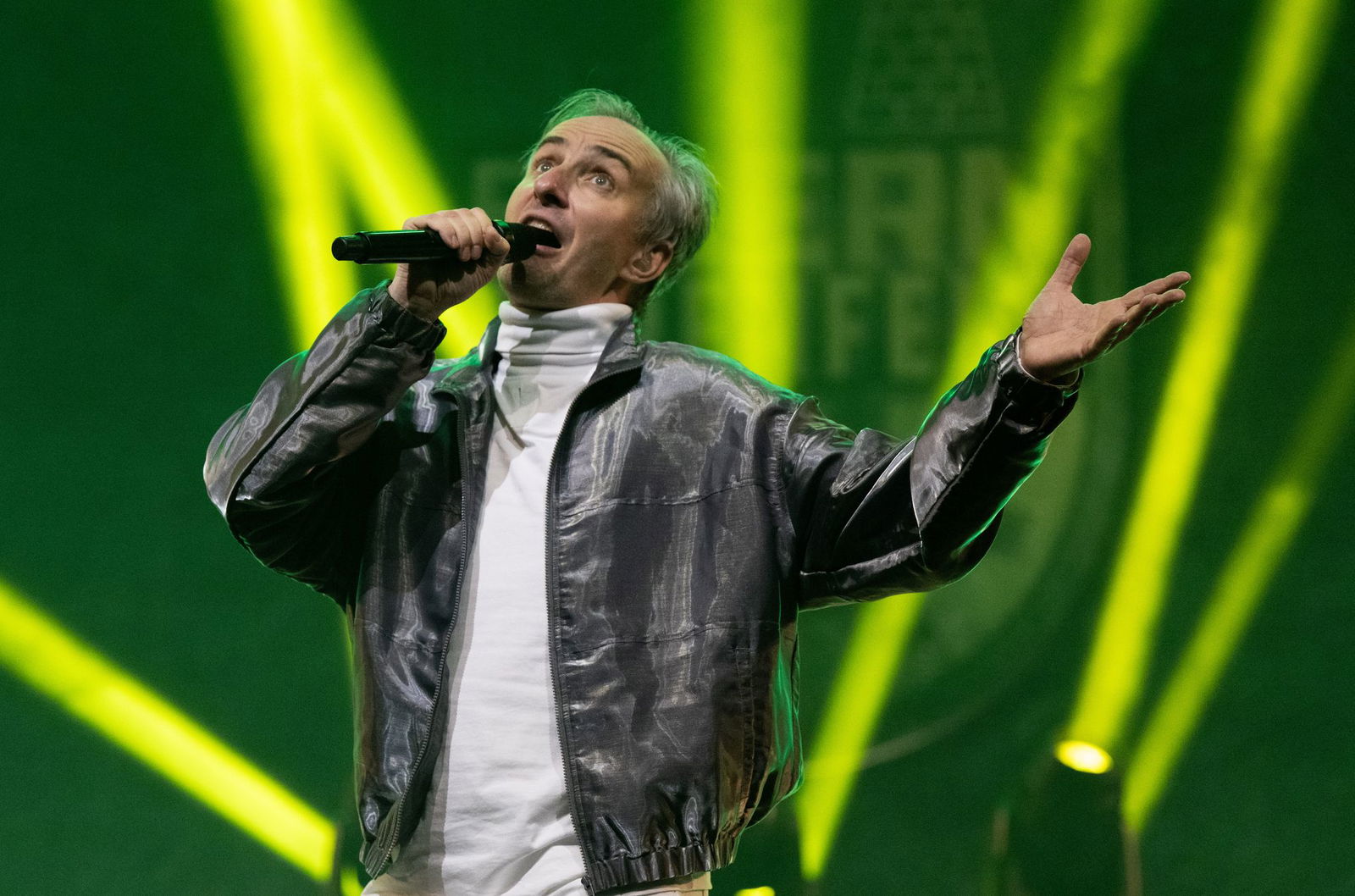 Der TV-Moderator Jan Böhmermann zeigt in Berlin seine Ausstellung mit dem Titel «Die Möglichkeit der Unvernunft» - Fotos von ihm waren bei der Eröffnung nicht erlaubt. (Archivbild)
