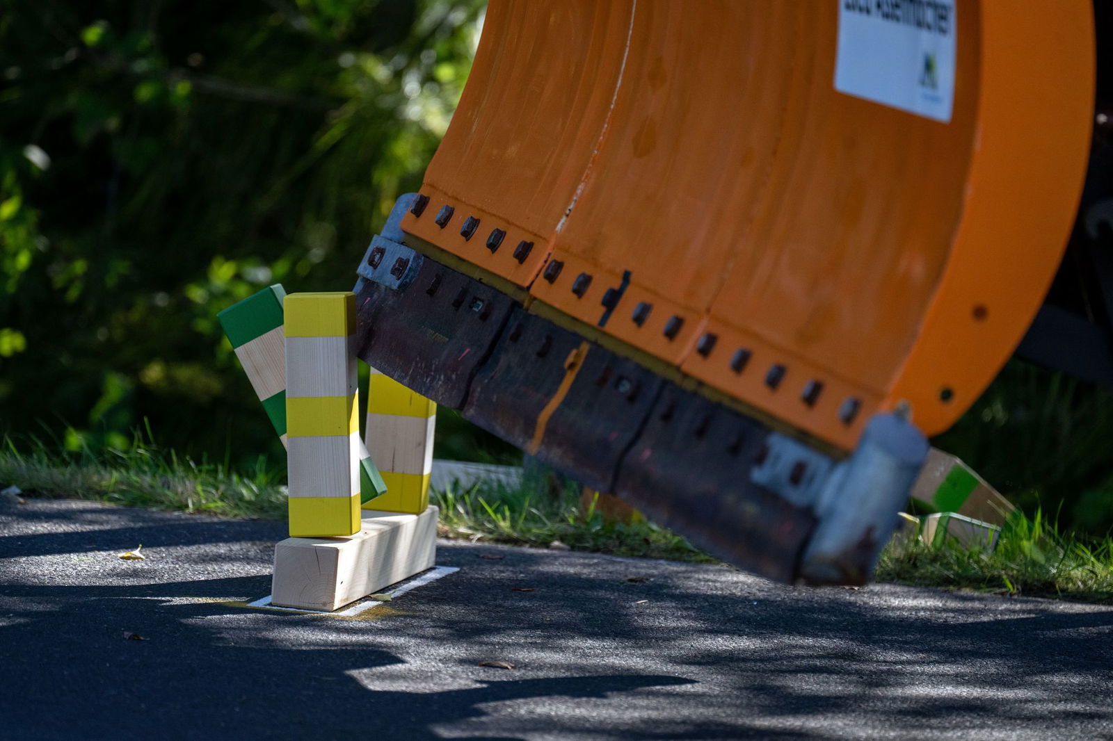 Geschicklichkeit in großen Fahrzeugen war gefragt bei der Schneepflug-Meisterschaft.
