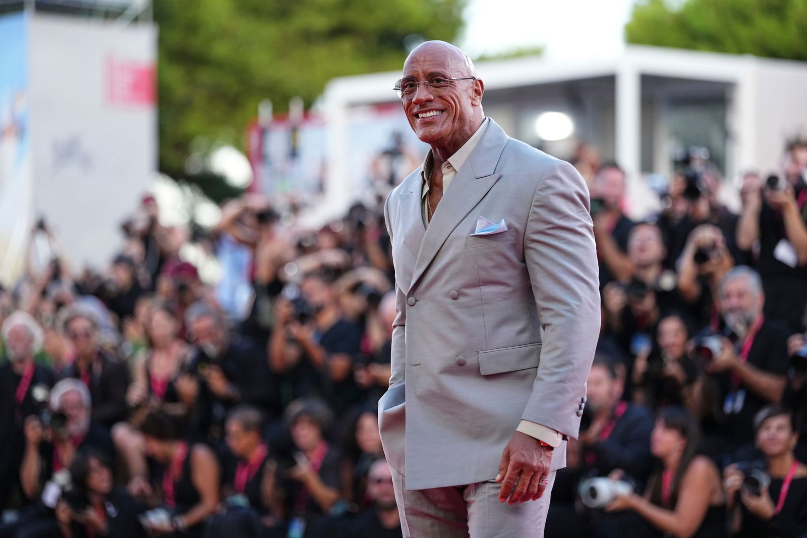 «The Rock» vor dem Festivalpalast.