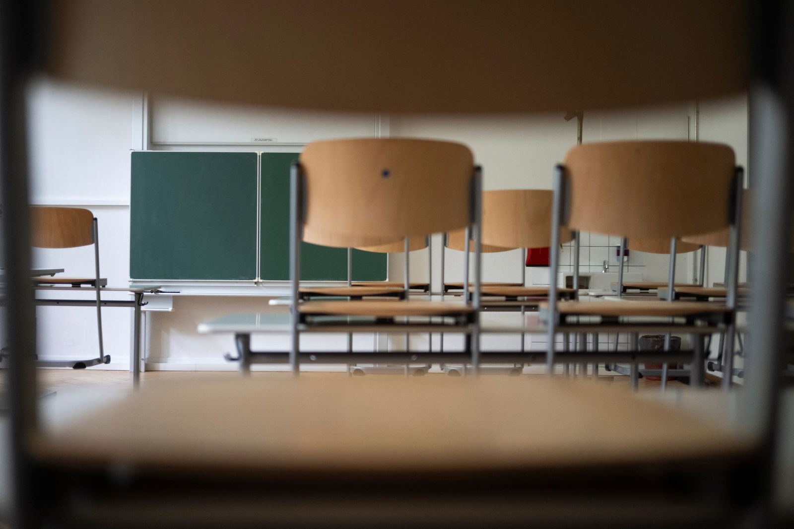 Am Montag kehrt in den Klassenzimmern in Baden-Württemberg wieder Leben ein – dann startet das neue Schuljahr. (Archivbild)