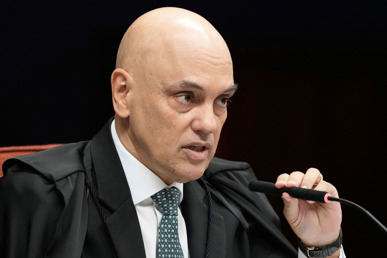 Oberster Richter Alexandre de Moraes eröffnet die Urteilsfindung.