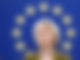 EU-Kommissionspräsidentin Ursula von der Leyen vergleicht mögliche Vorgaben für soziale Medien mit denen für Tabak und Alkohol. (Archivbild)