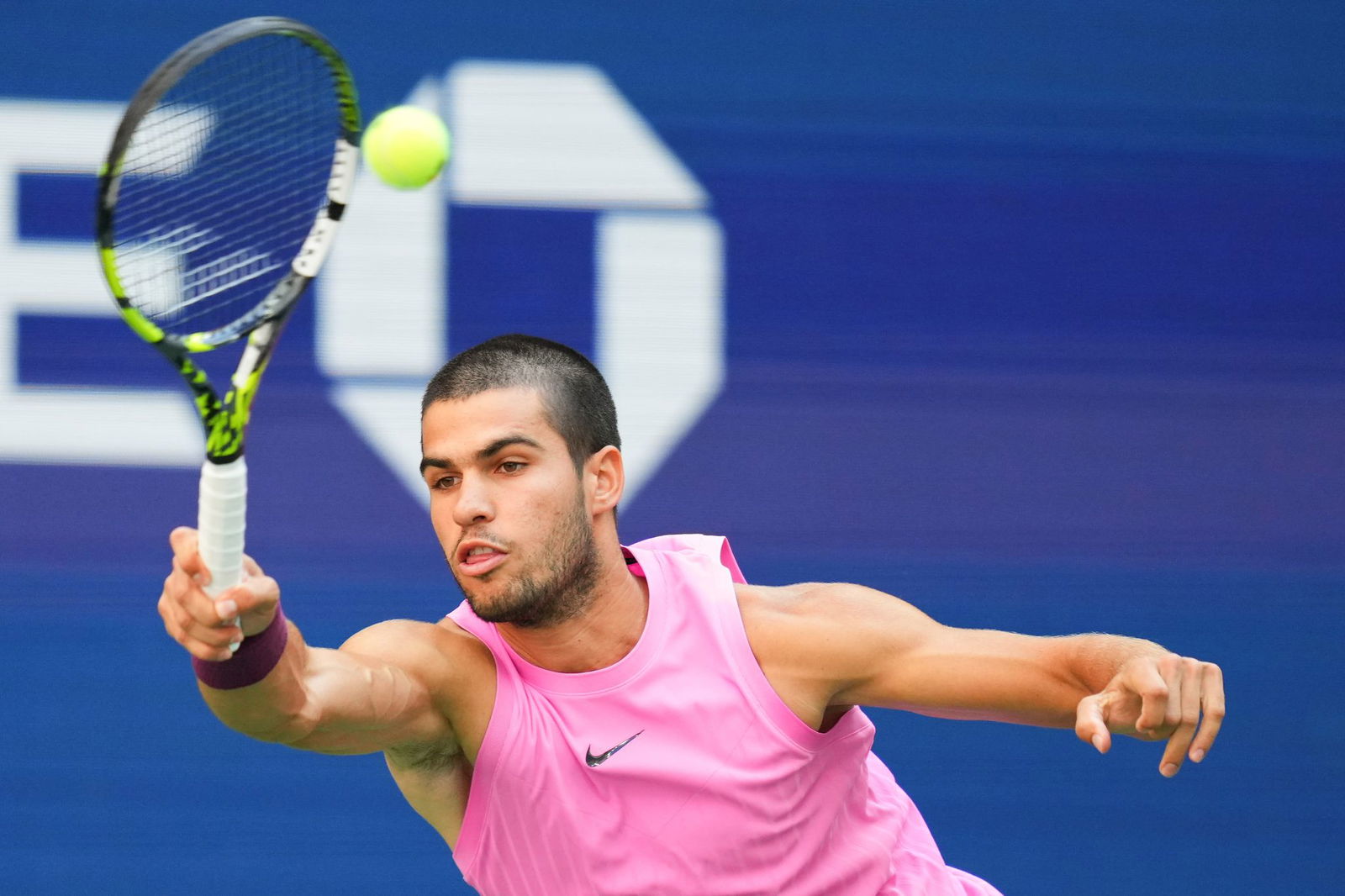 Carlos Alcaraz spielt am Sonntag um den US-Open-Titel.