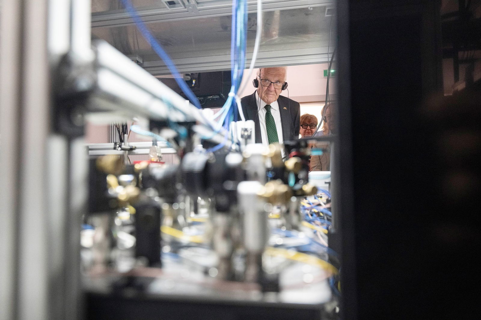 Besucht die Welt der Quanten: Winfried Kretschmann.