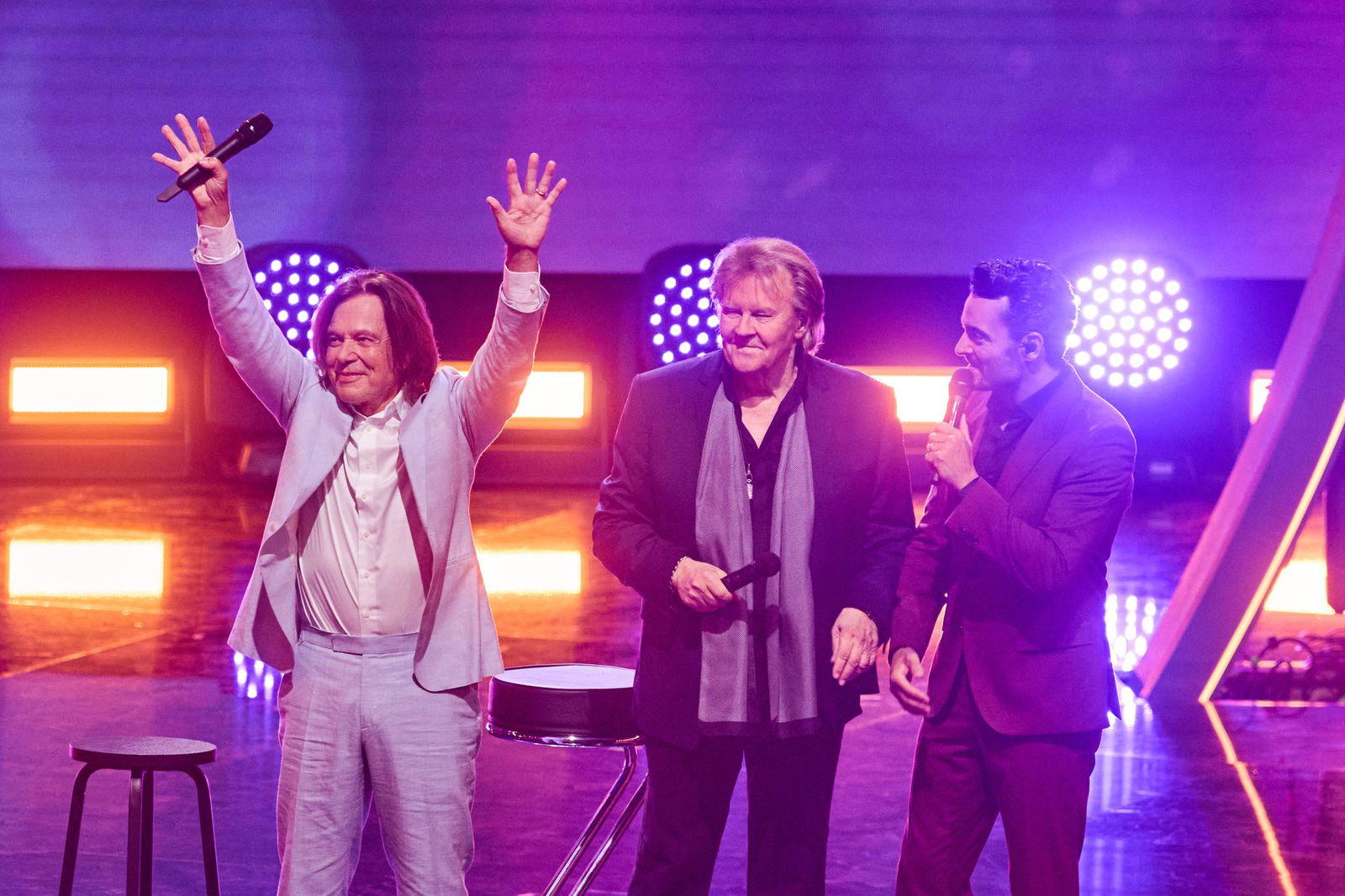 Jürgen Drews (l) und Howard Carpendale (M.) standen in Dortmund gemeinsam auf der Bühne. (Archivbild)