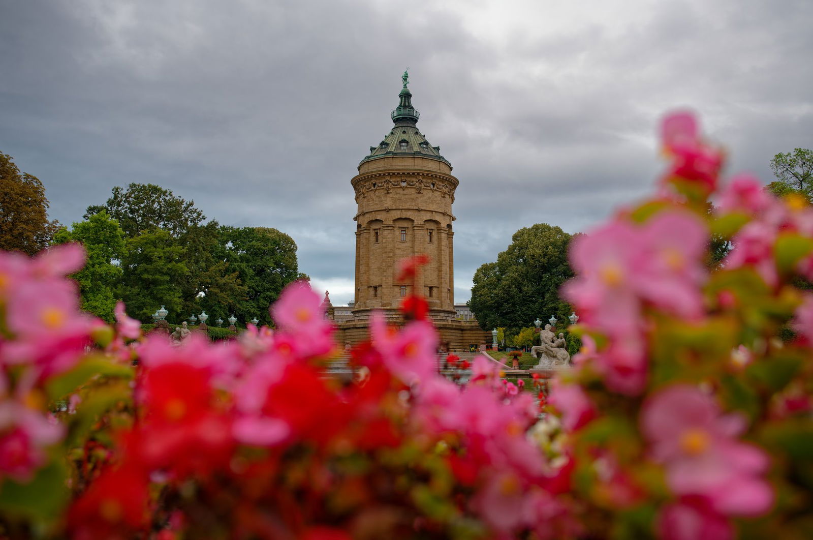 Im Südwesten bleibt das Wetter wechselhaft. 