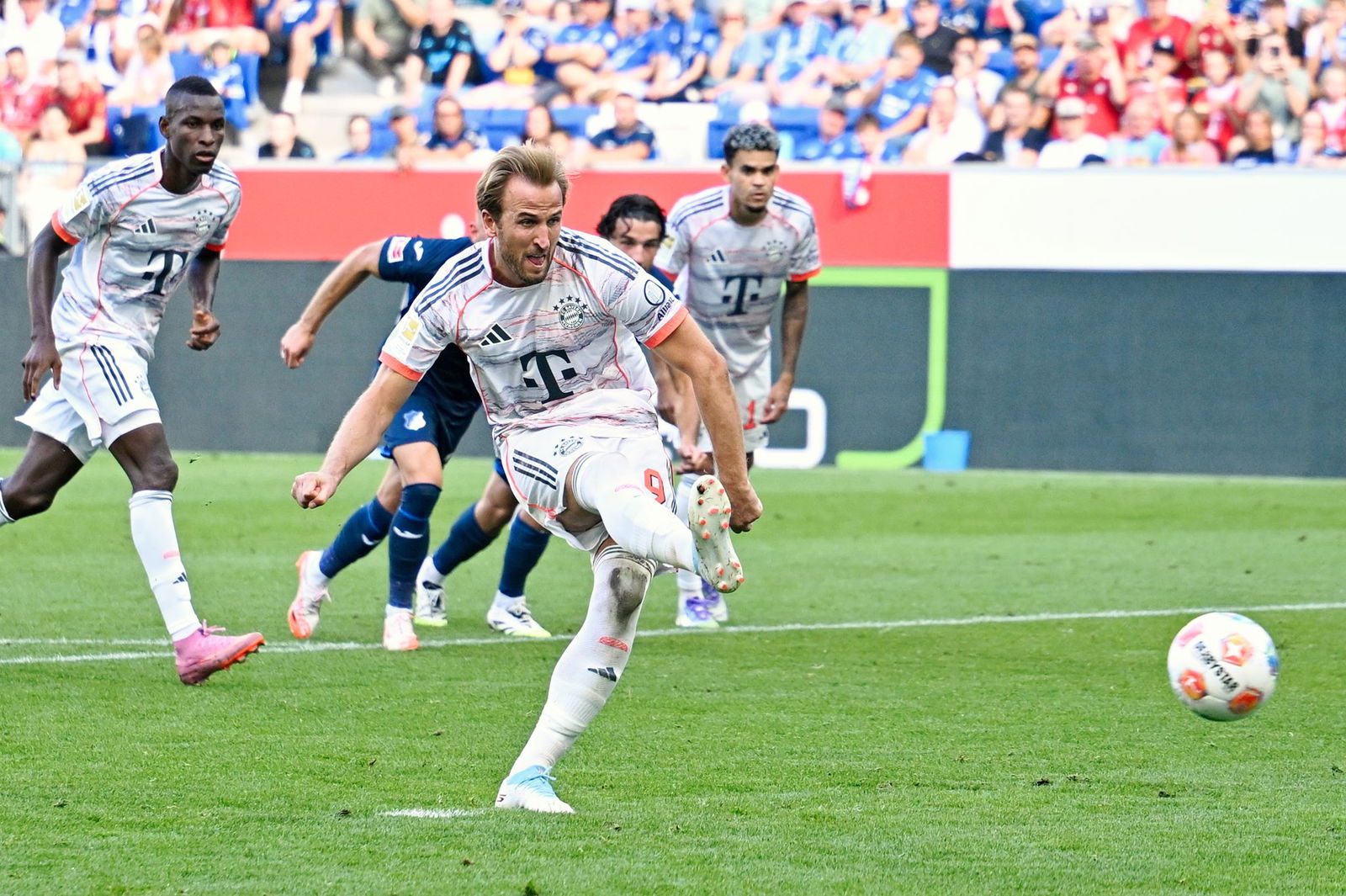 Harry Kane war nicht nur vom Punkt treffsicher.