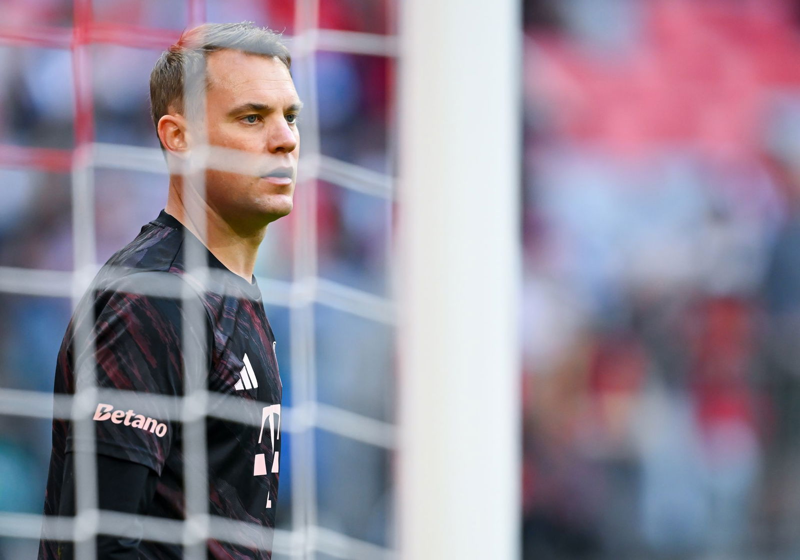 Manuel Neuer stoppt die Debatten um eine Rückkehr ins DFB-Tor.