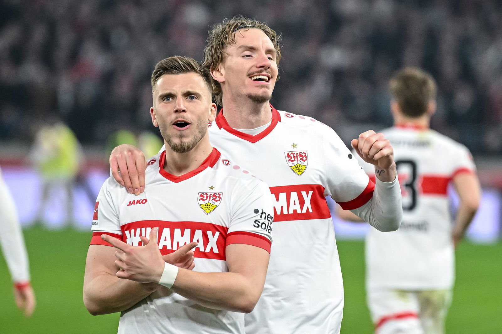 VfB-Profi Demirovic (re.) ist nach dem Weggang von Woltemade noch mehr als Torjäger gefragt.