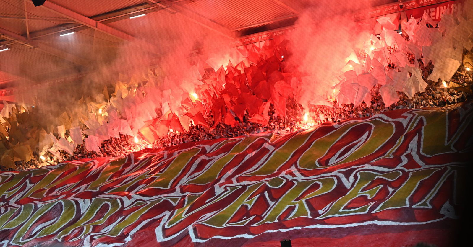 Die UEFA hat den FSV Mainz 05 mit einer Geldstrafe belegt. (Archivbild)