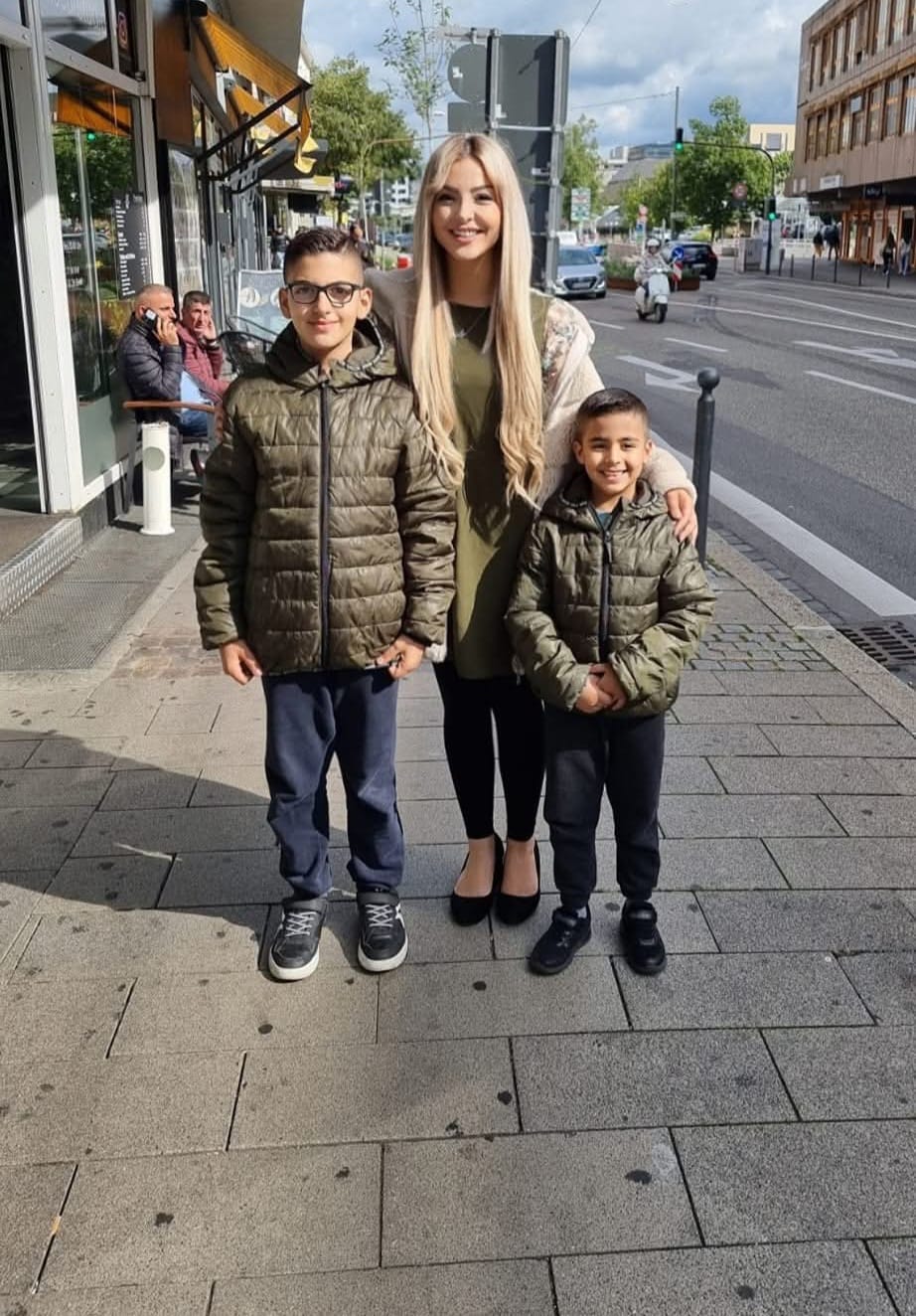 KuR Karim mit Bruder und Mutter 