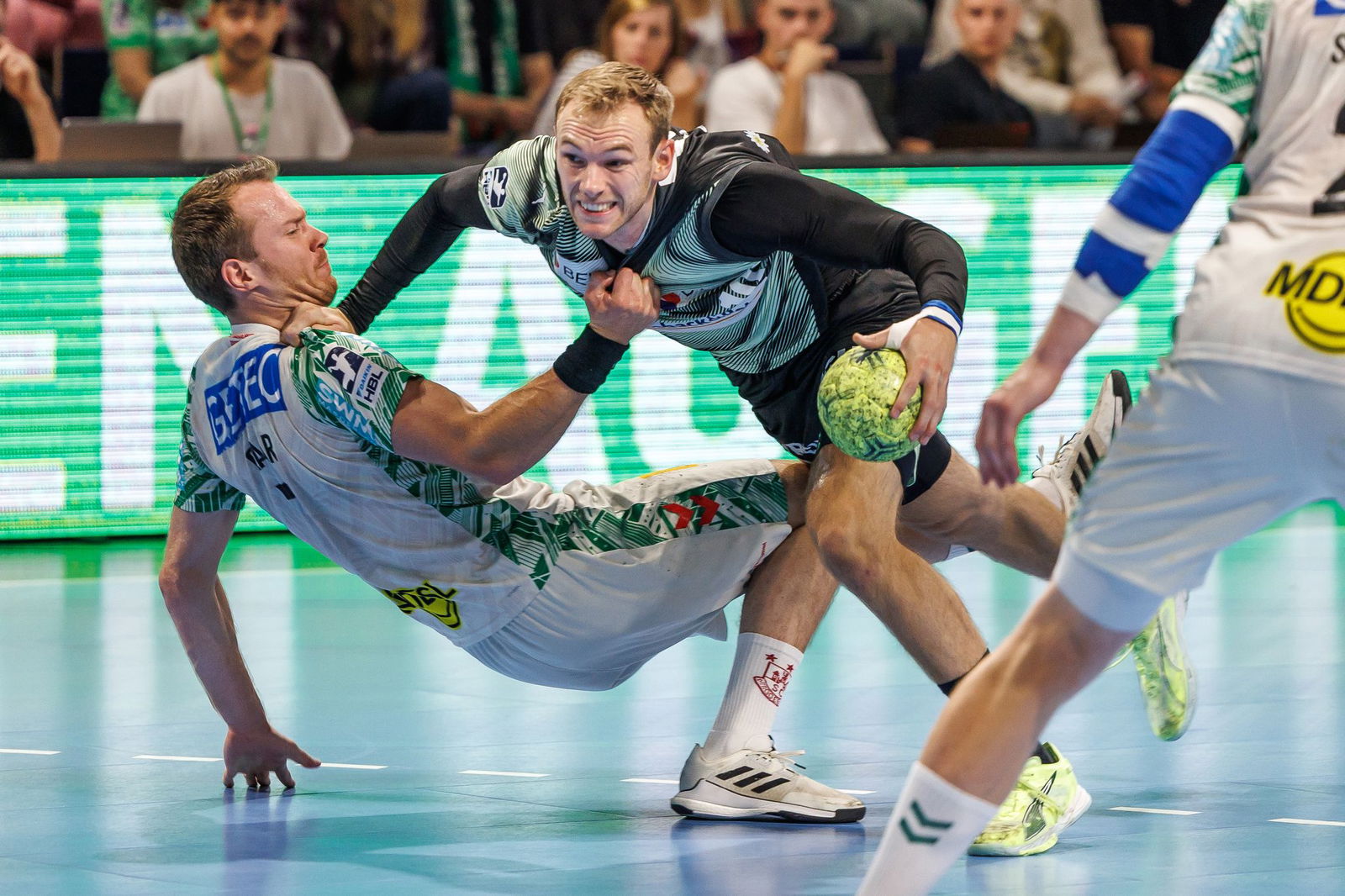 Füchse-Profi Mathias Gidsel wurde immer wieder hart attackiert. 