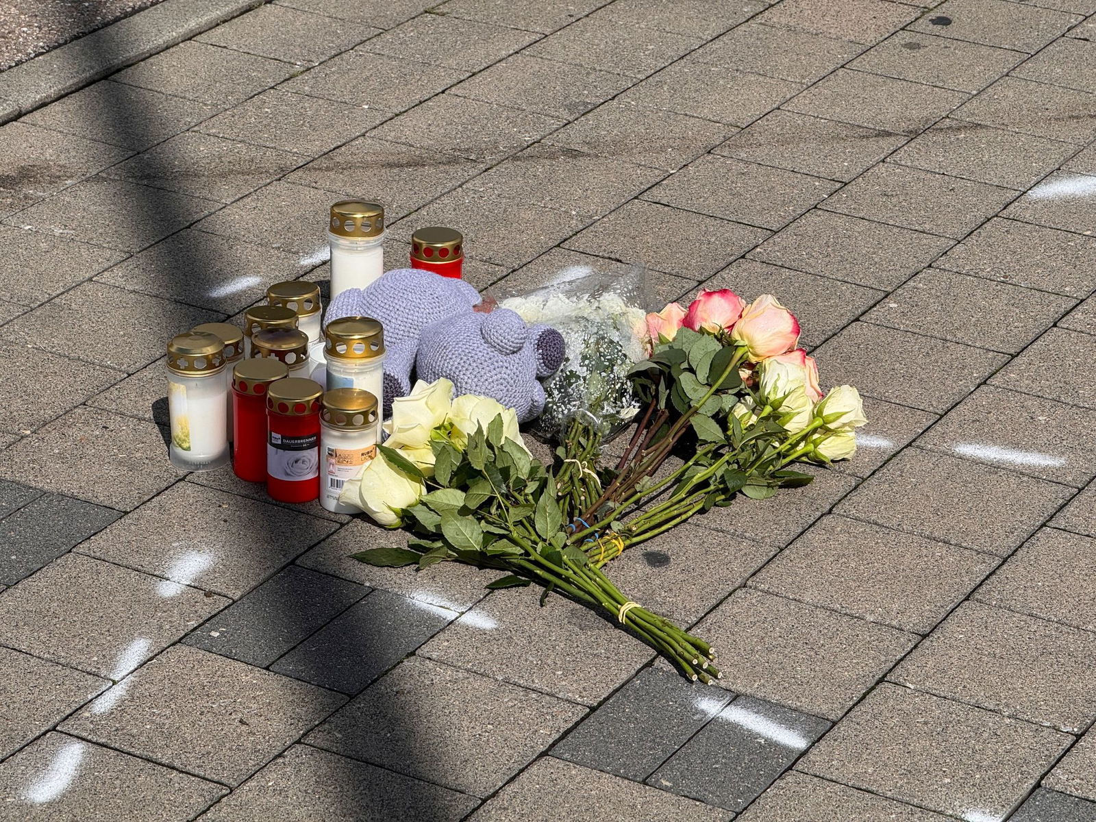 Nach dem Tod eines Zwölfjährigen auf einem Parkplatz in Niedernhall sind viele Fragen offen.
