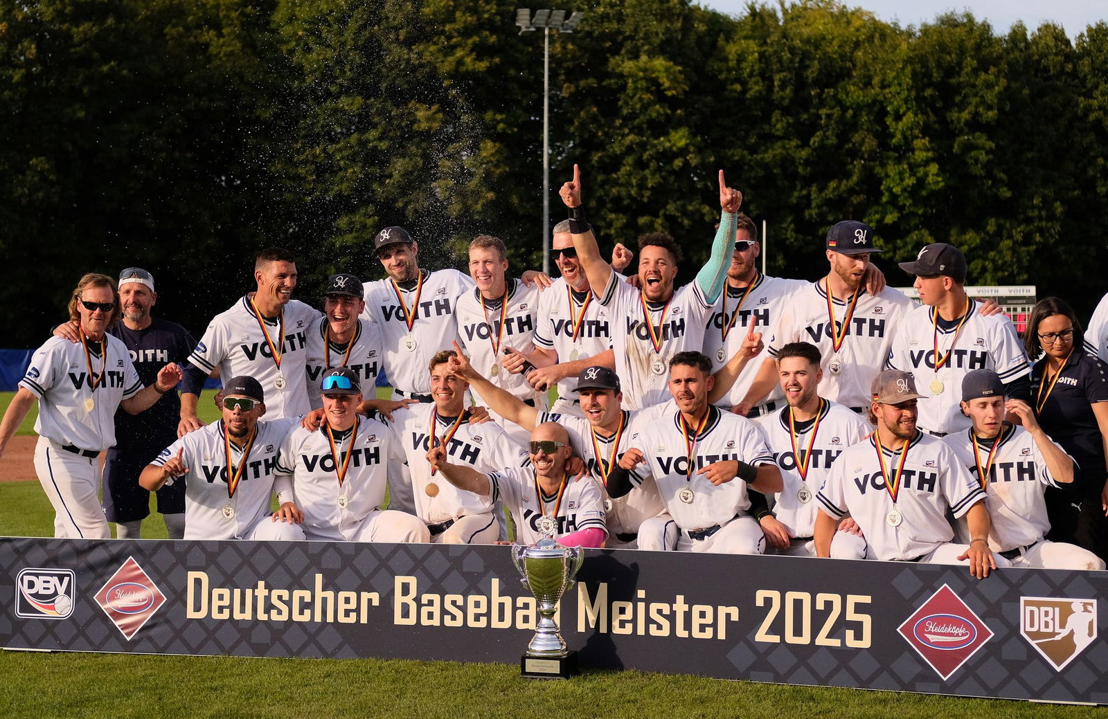 Die Heidenheim Heideköpfe krönten sich mit einem 3:1 in der Finalserie gegen die Guggenberger Legionäre zum deutschen Baseball-Meister.