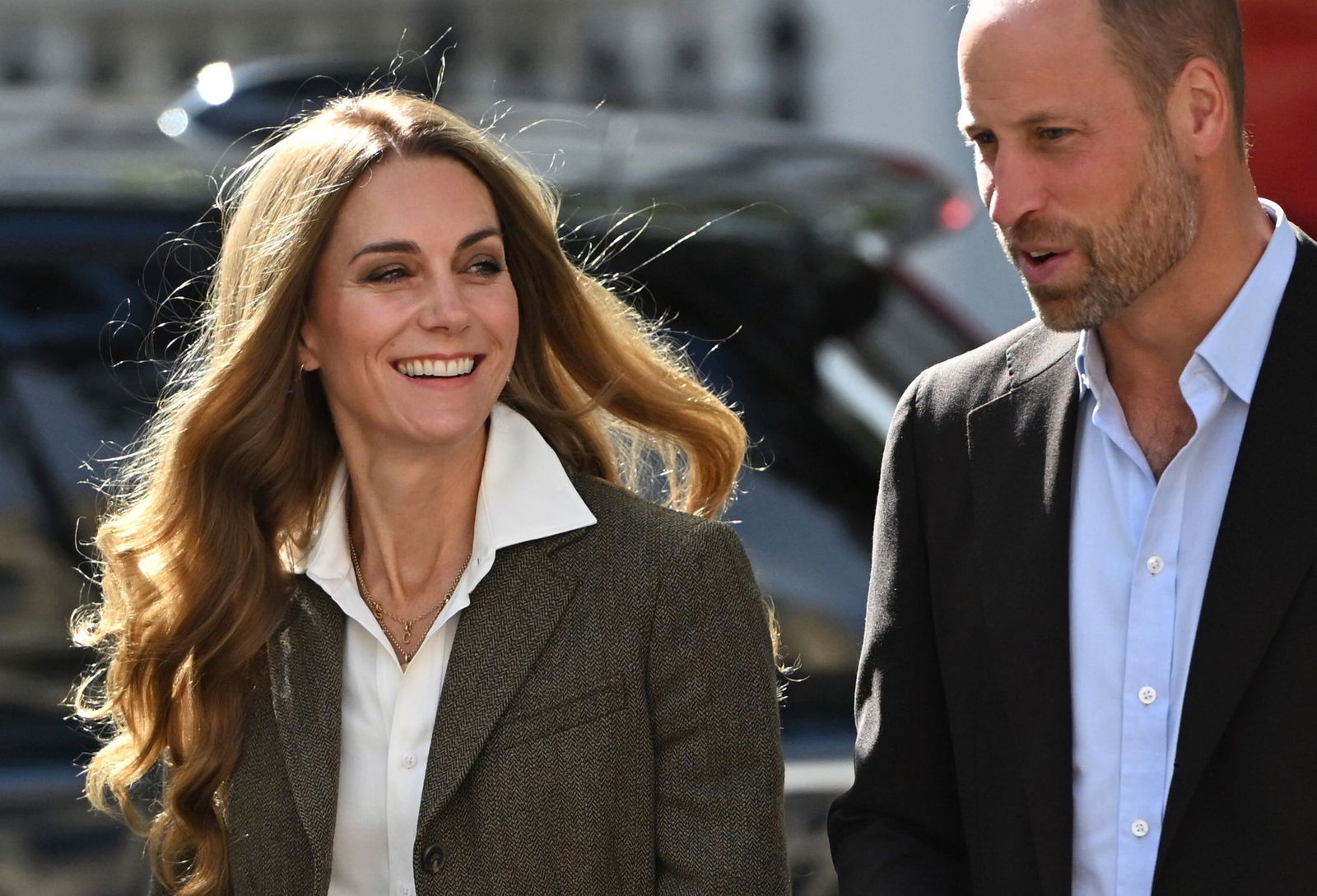 Kate zeigte sich erstmals in der Öffentlichkeit mit blonden Haaren.