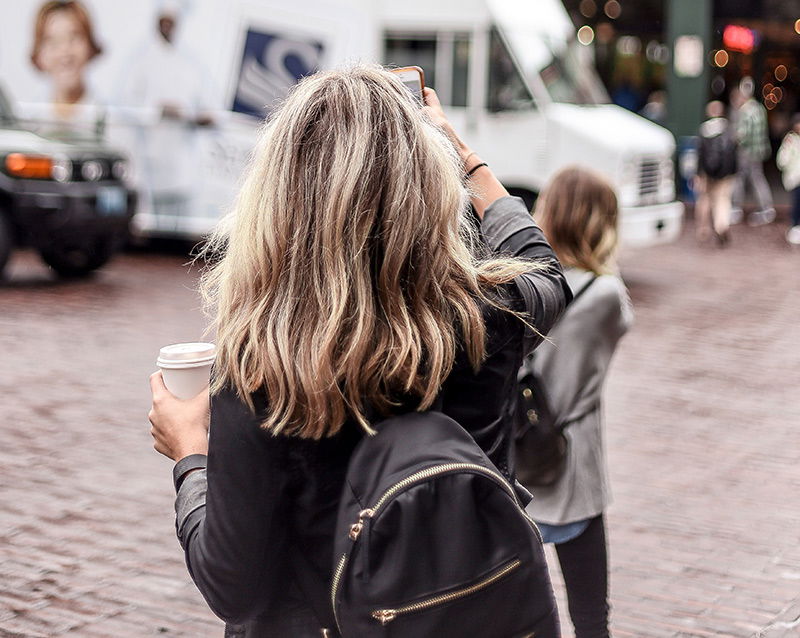 frau hinten caffee