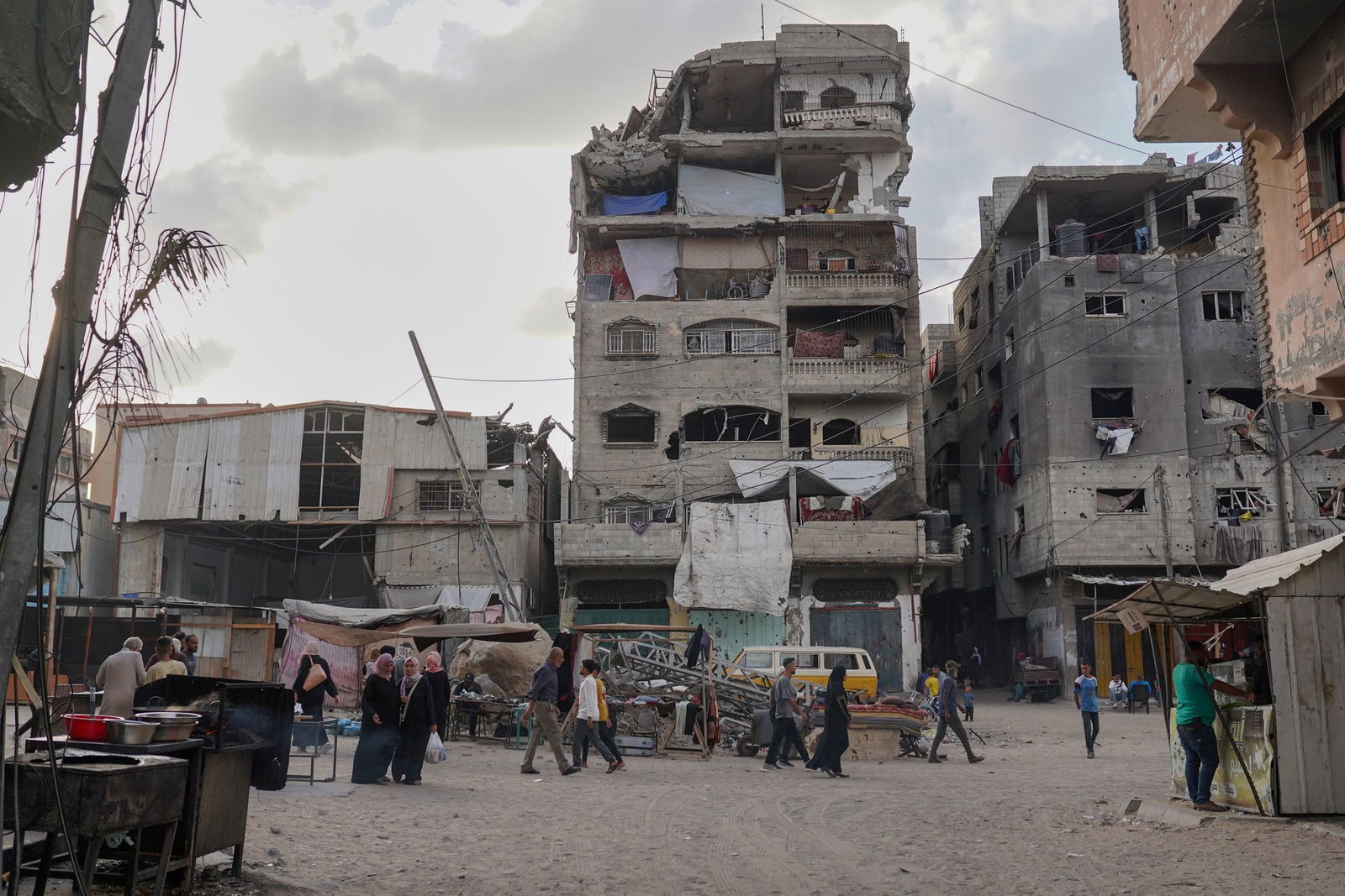 Palästinenser in den Straßen von Chan Junis. 