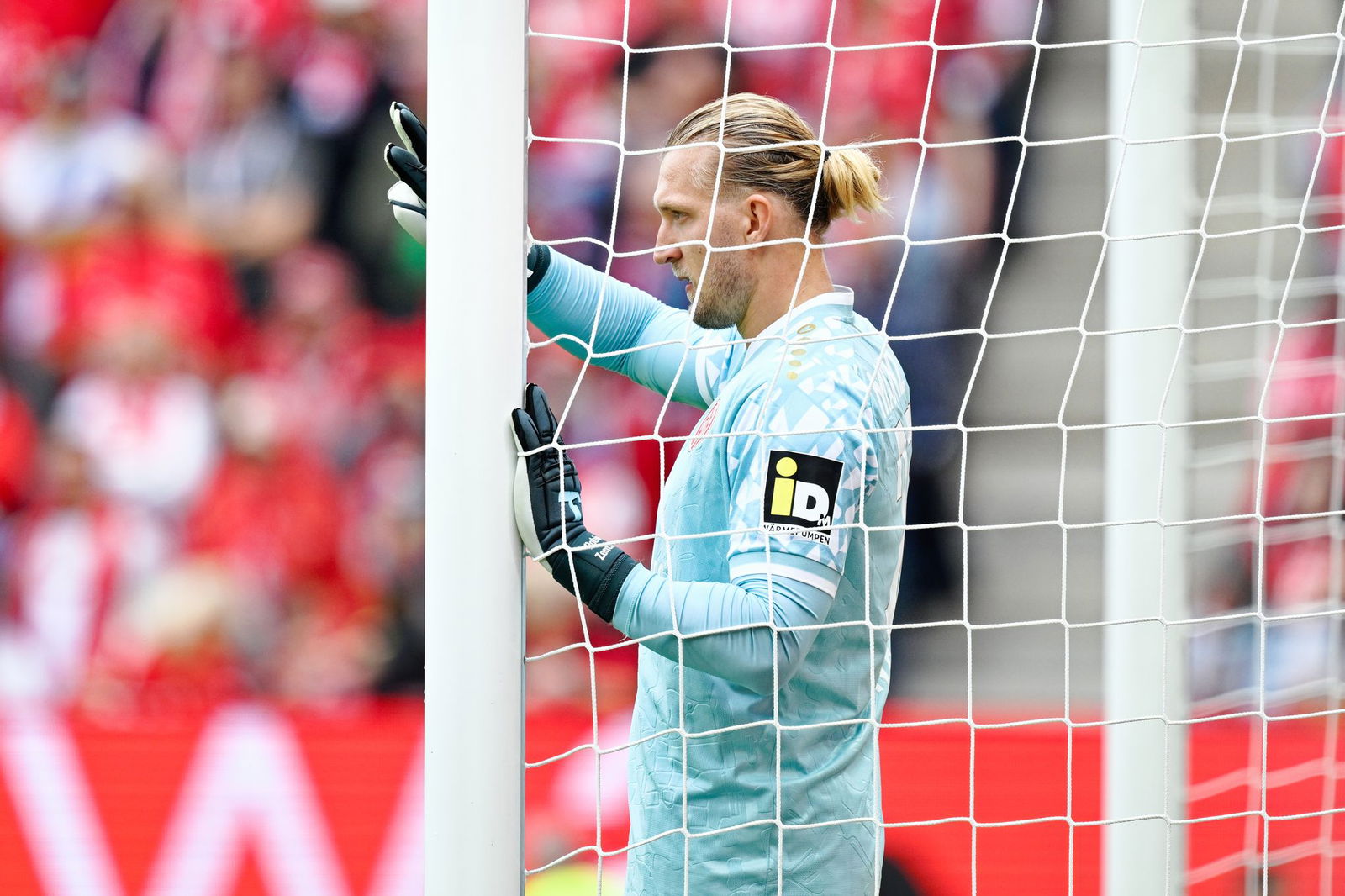 Nach Rotsperre wieder im Tor der Mainzer: Robin Zentner