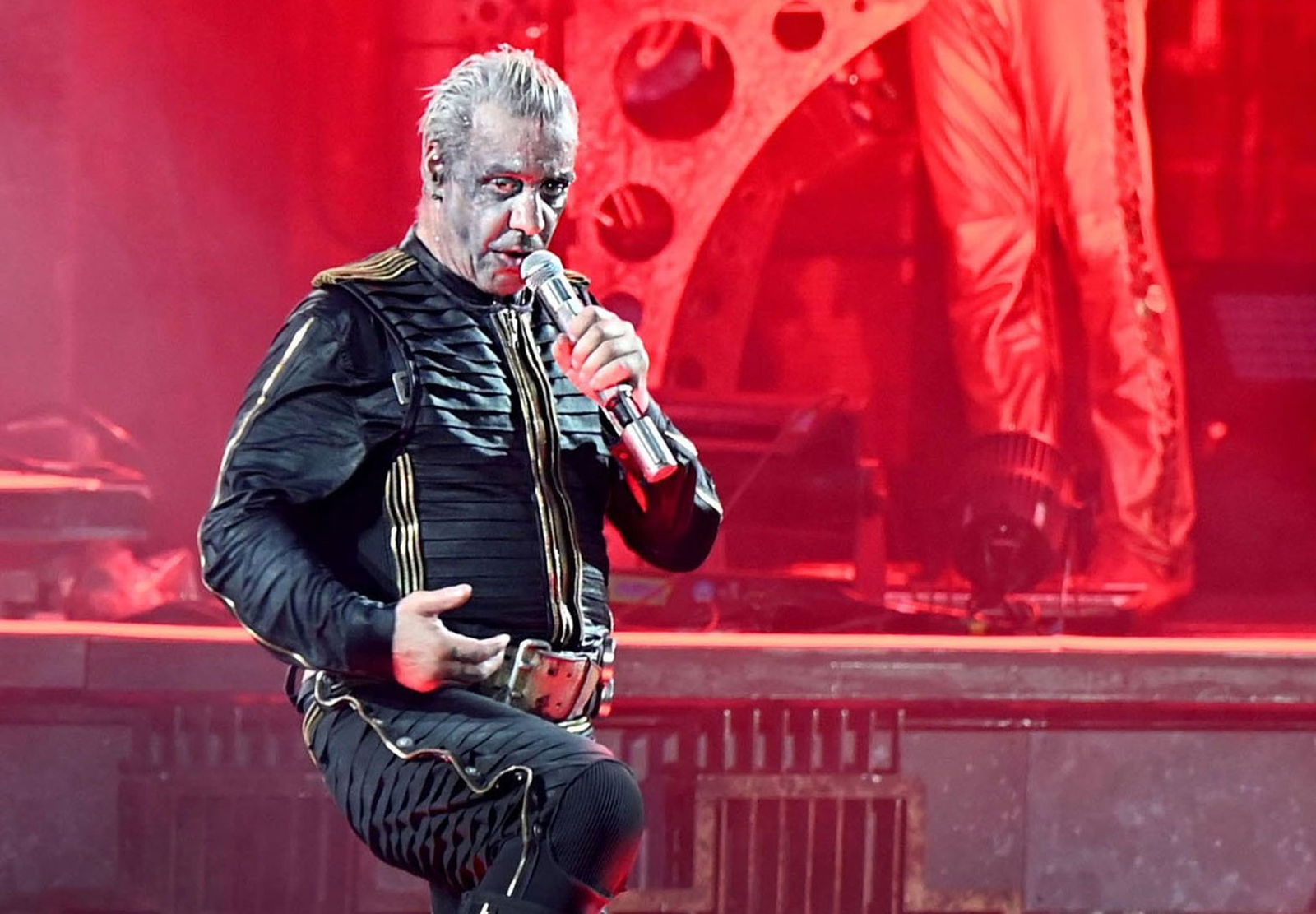 Gegen Lindemann als Ehrengast auf dem diesjährigen Leipziger Opernball rührt sich Kritik. (Archivbild)