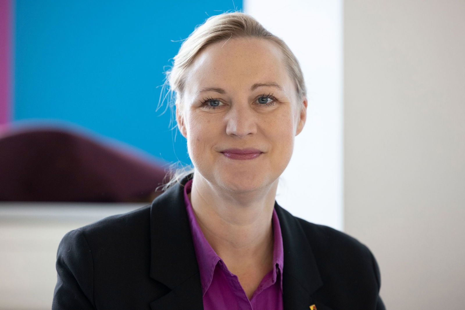 «Es ist wichtig, Menschen auf dem Weg zur Fachkraft zu begleiten», sagt Arbeitsministerin Schall. 