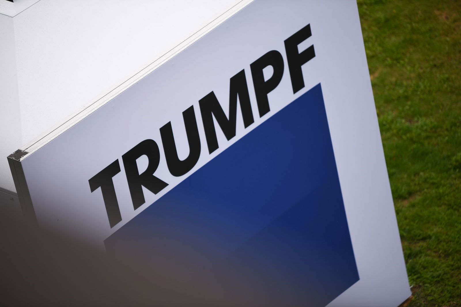 Hinter dem Maschinenbauer und Laserspezialisten liegt ein schwieriges Geschäftsjahr. (Archivbild)