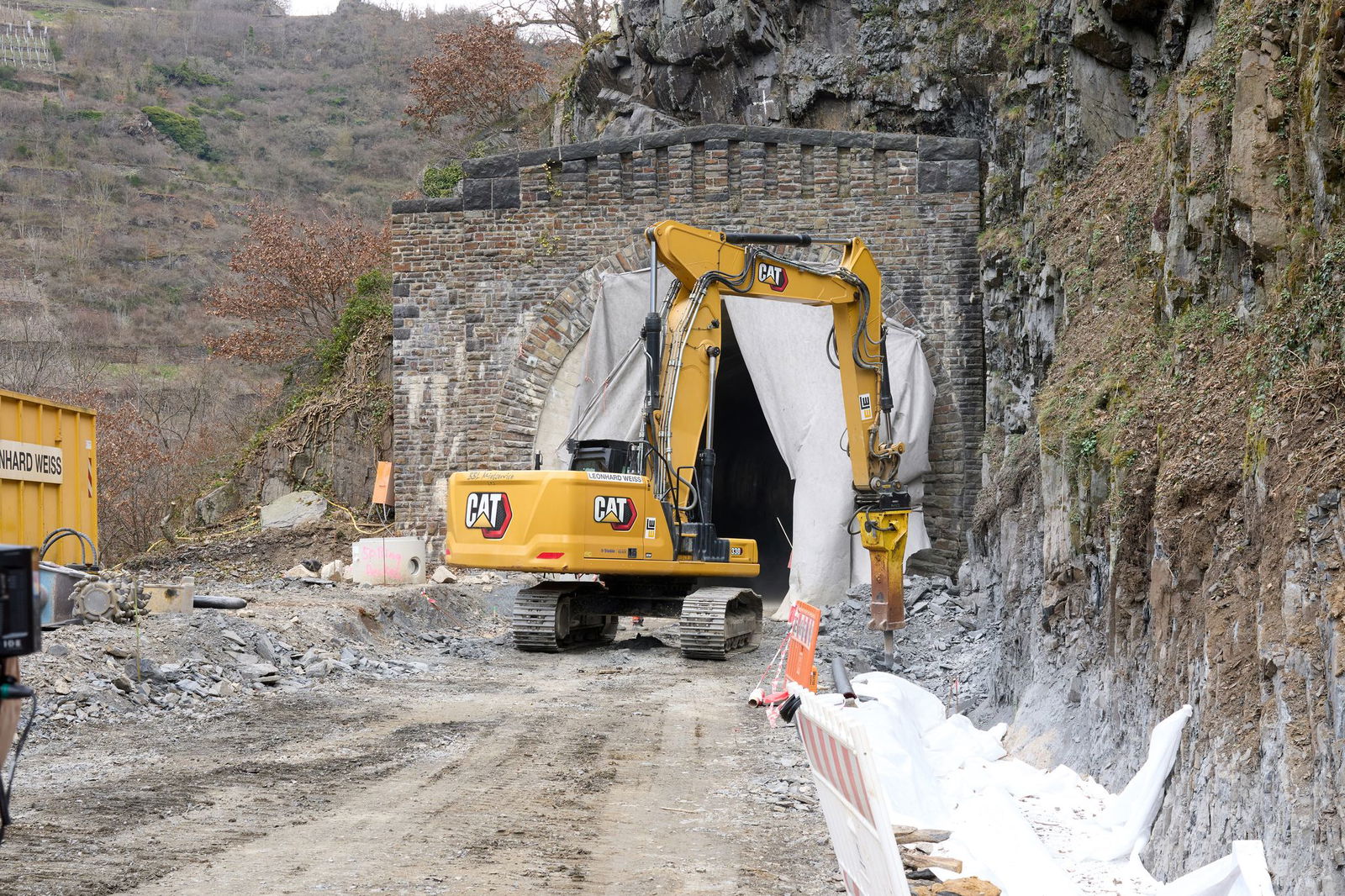 Ein Teil der Strecke war bei der Flut fast komplett zerstört worden. (Archivbild)