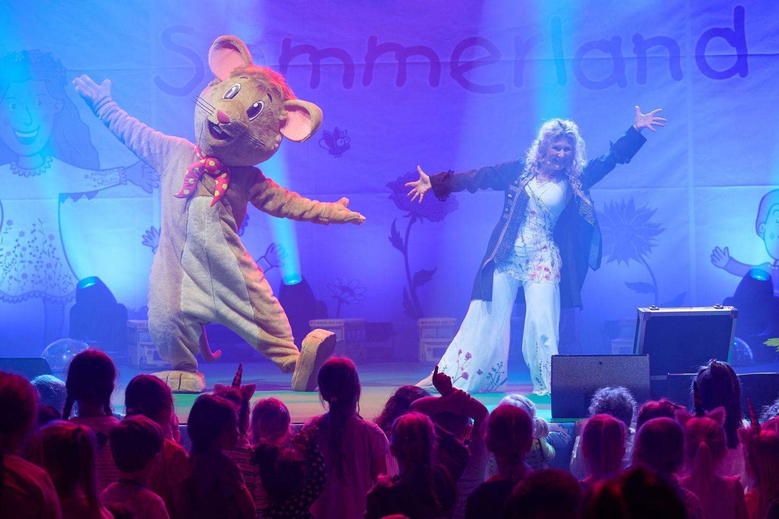 Auf Tour: Simone Sommerland bringt die Kinderlieder auch auf die Bühne. (Archivbild)